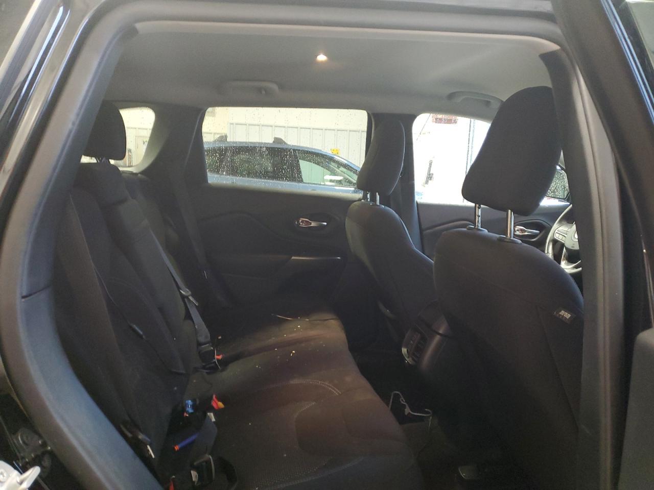 2019 Jeep Grand Cherokee - Image 10
