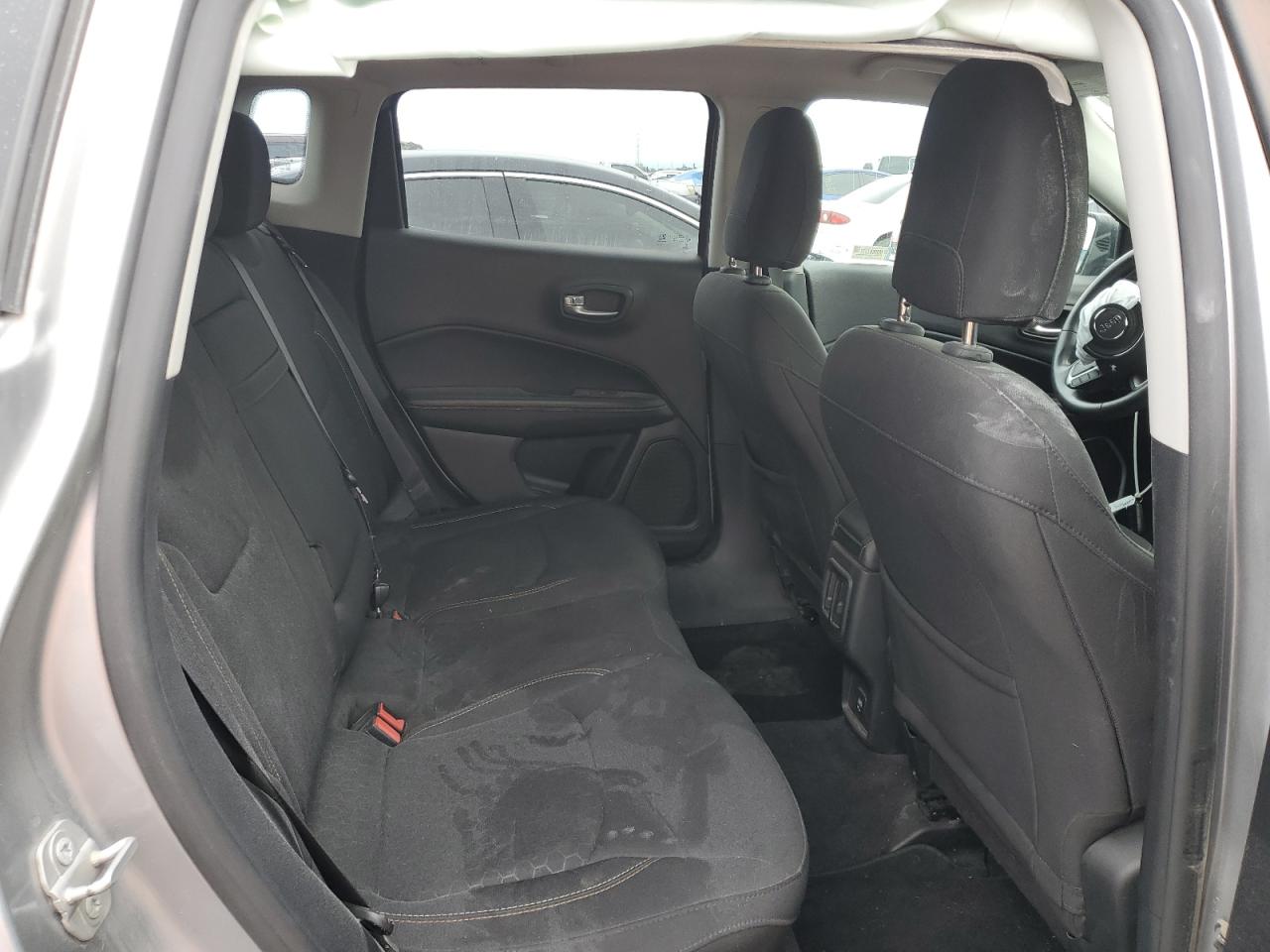 2018 Jeep Compass - Image 10