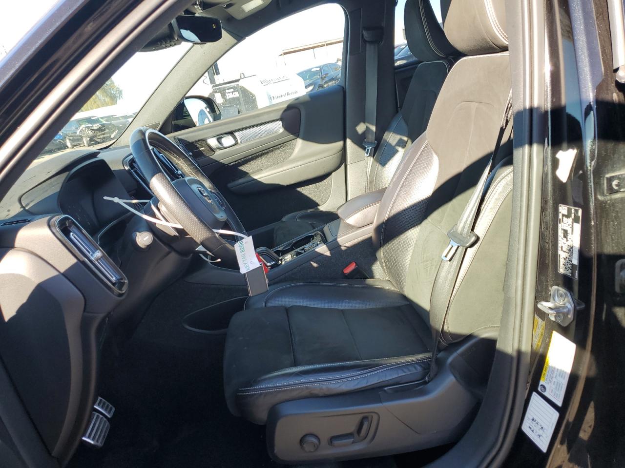 2020 Volvo XC40 - Image 7