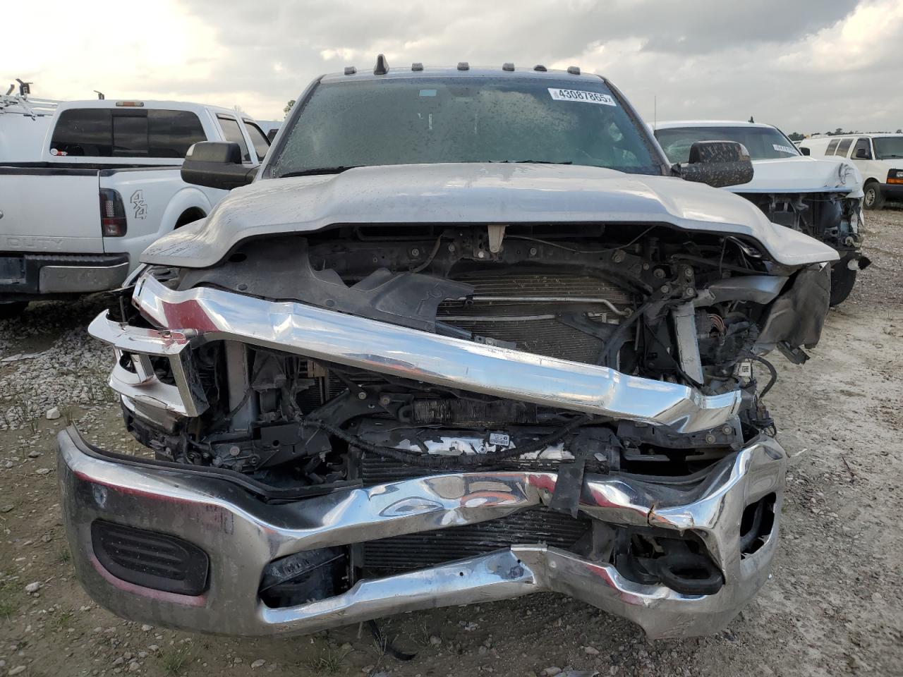 2022 RAM 3500 - Image 5