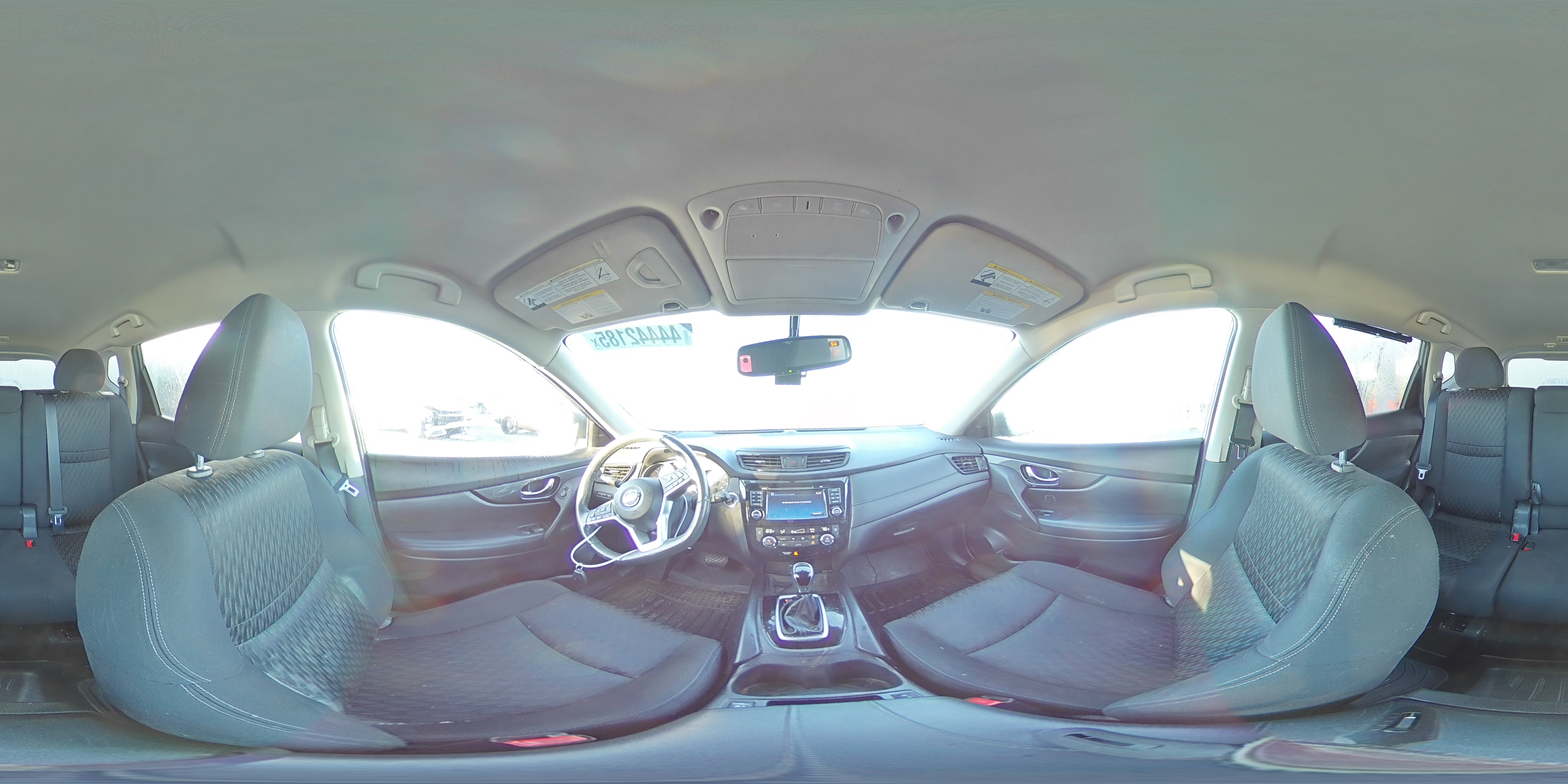 2017 Nissan Rogue - Image 16
