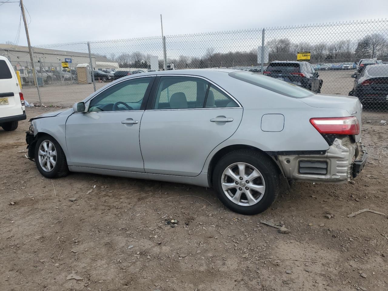 2009 Toyota Camry - Image 2