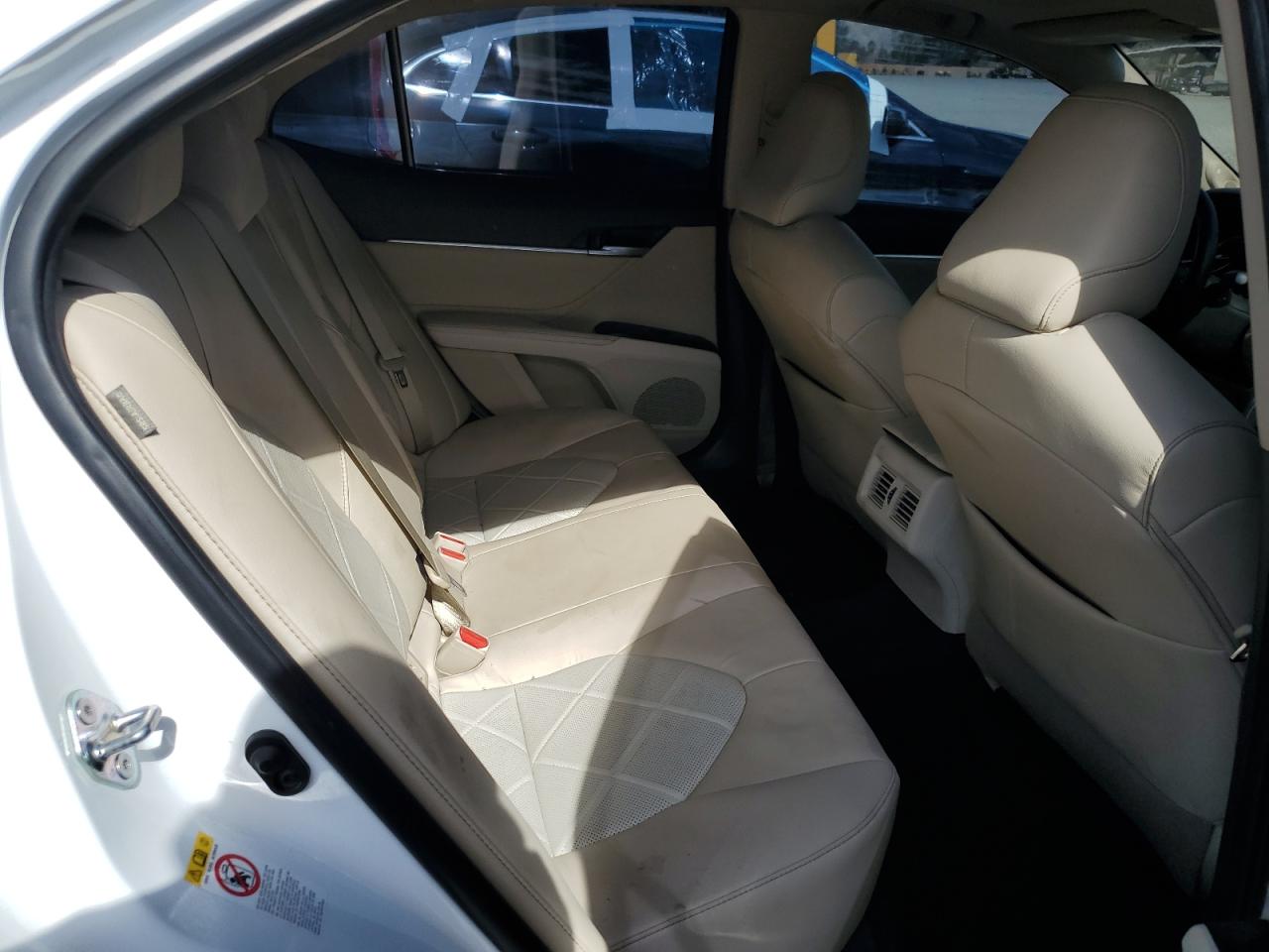 2018 Toyota Camry - Image 10