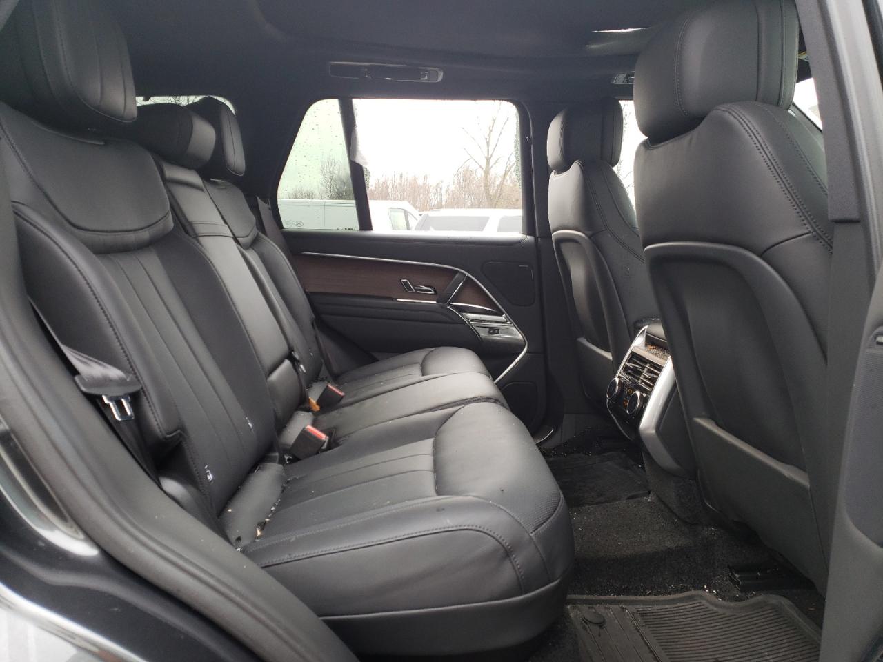 2023 Land Rover Range Rover - Image 11