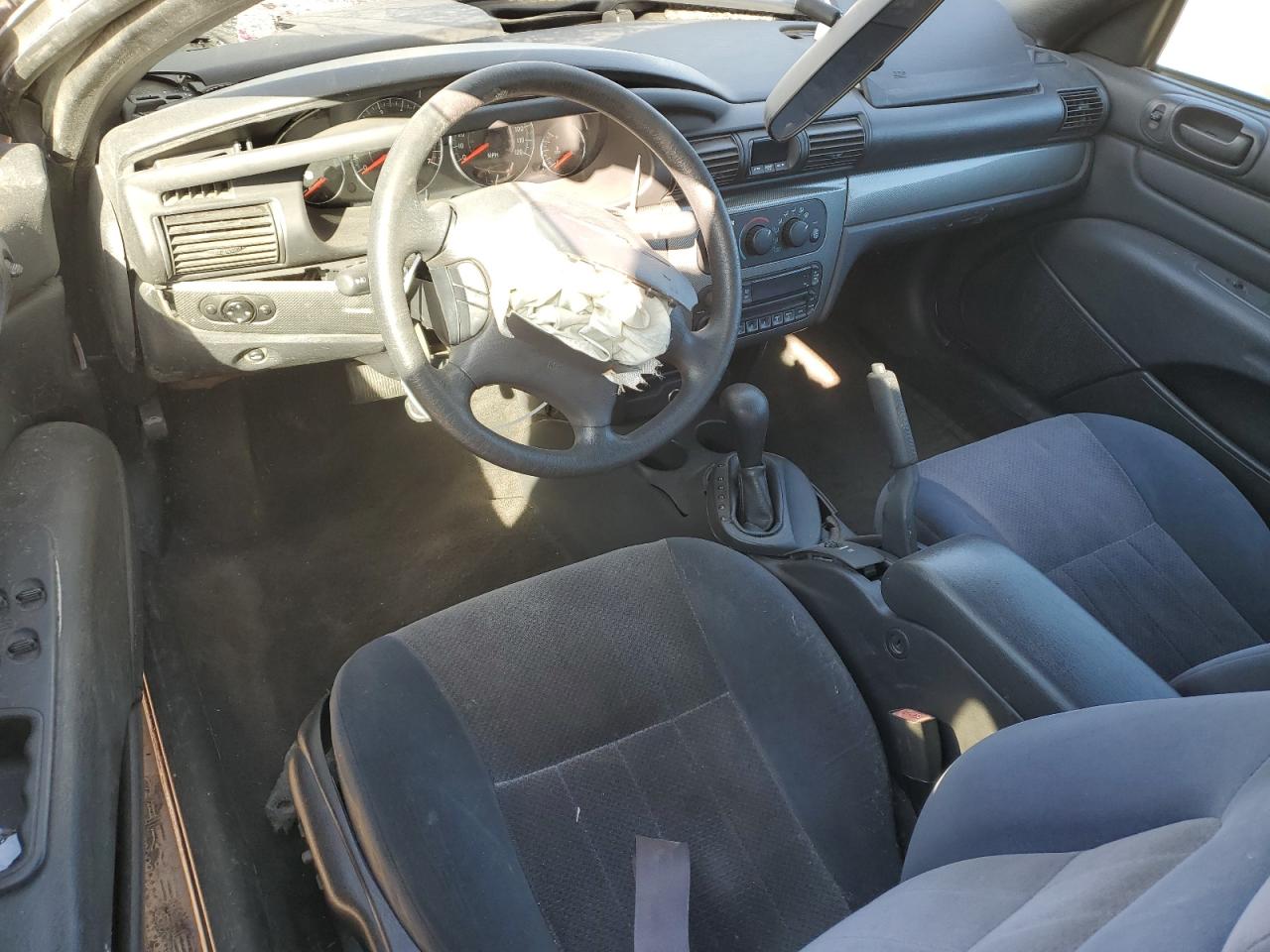 2004 Chrysler Sebring - Image 8