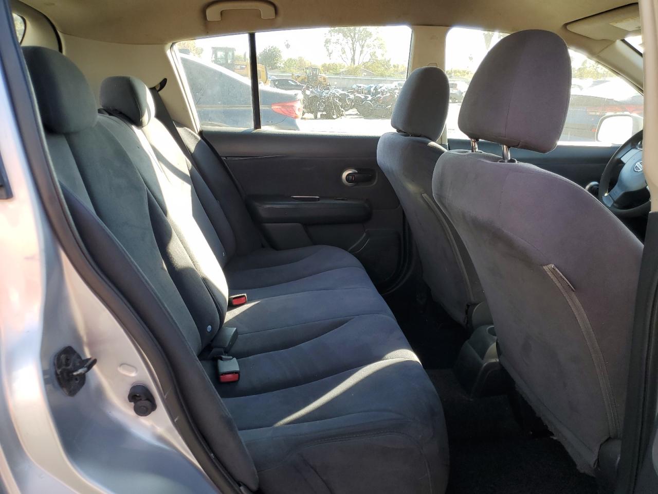 2007 Nissan Versa - Image 10