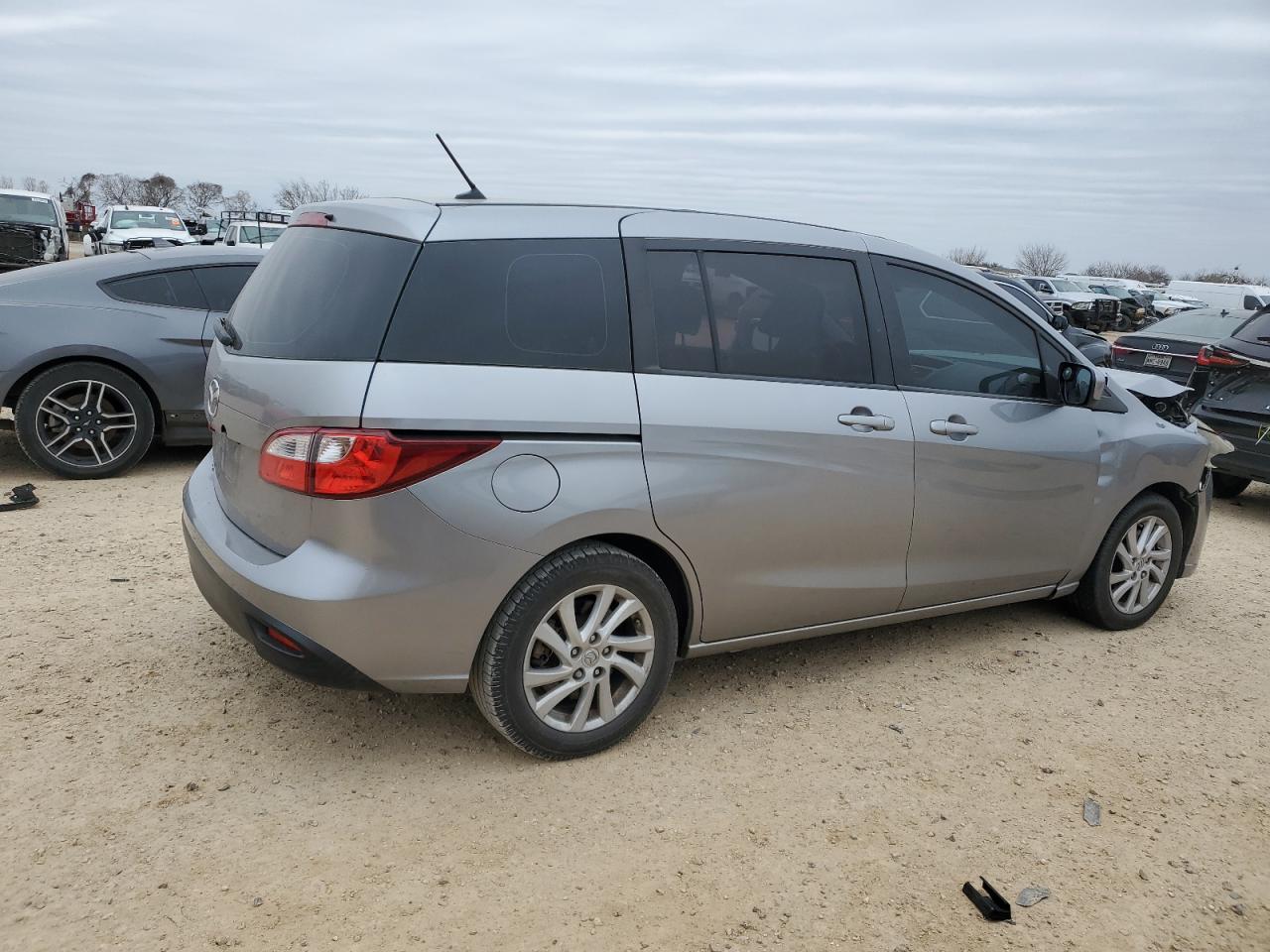 2012 Mazda 5 - Image 3