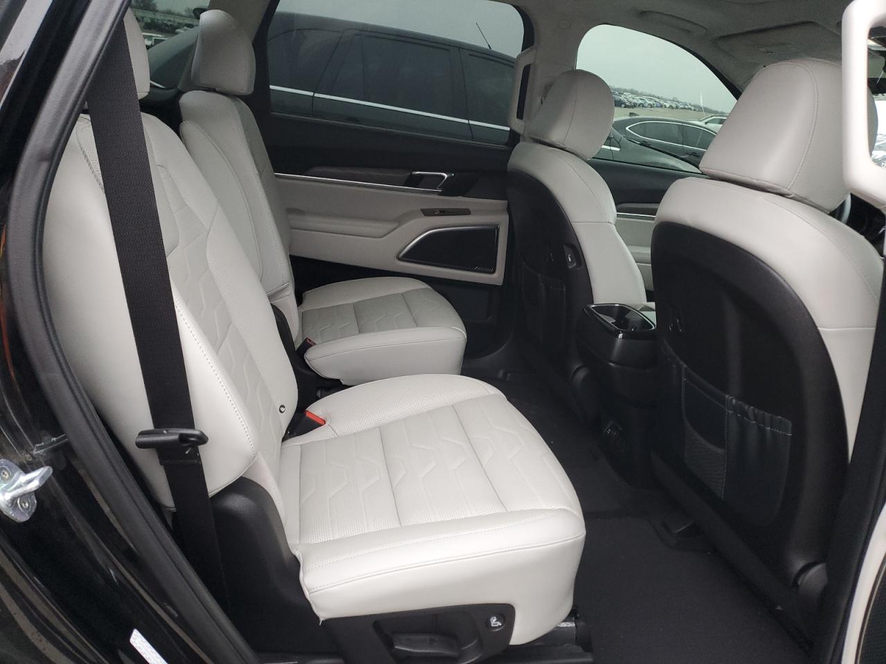 2022 Kia Telluride - Image 12