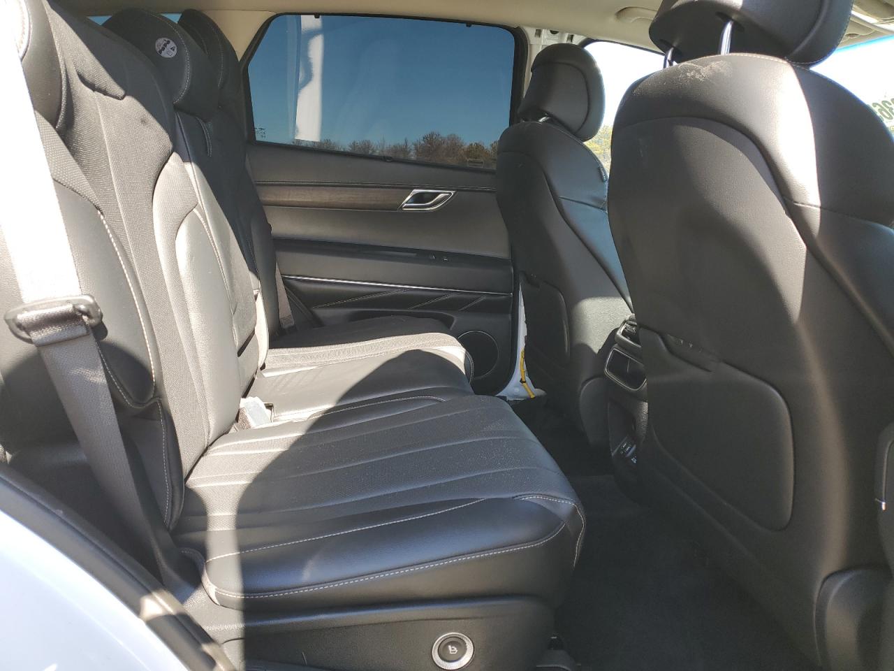 2021 Genesis GV80 - Image 11
