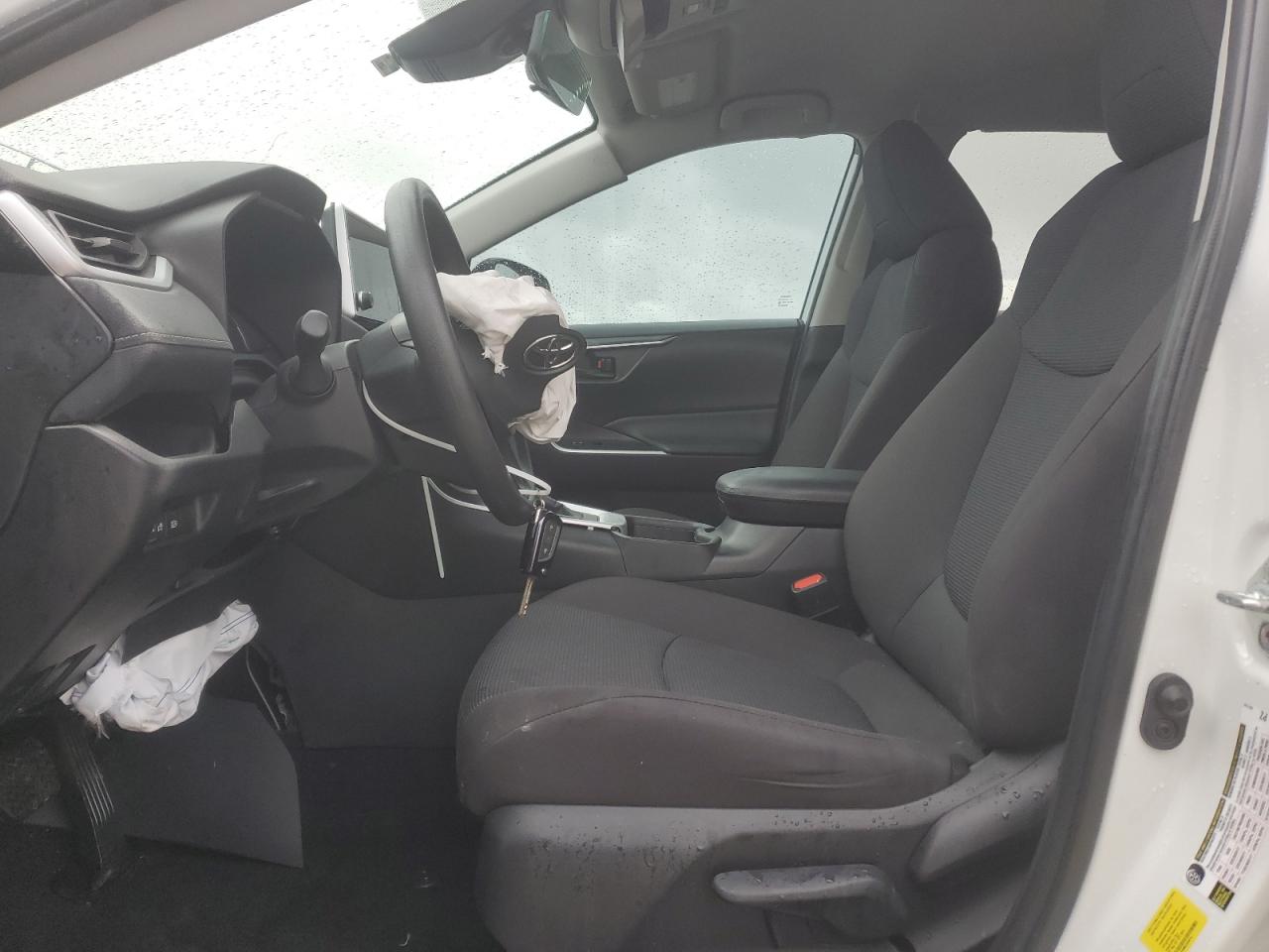 2024 Toyota RAV 4 - Image 7