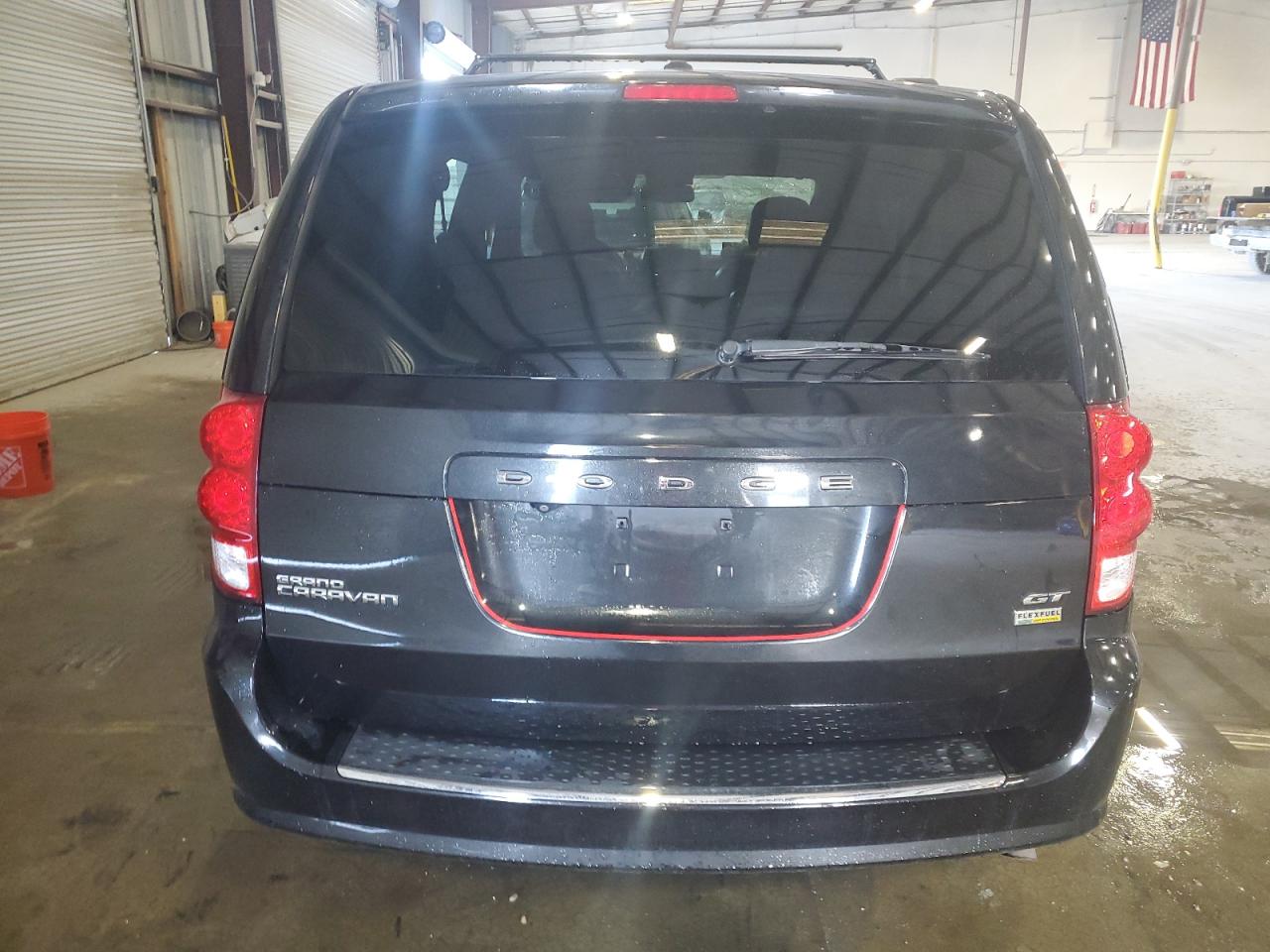 2018 Dodge Caravan - Image 6