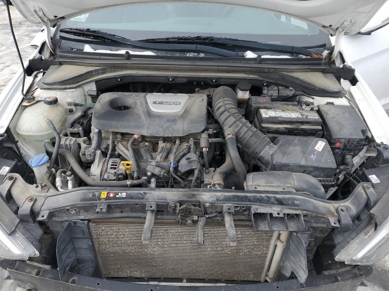 2017 Hyundai Elantra - Image 12