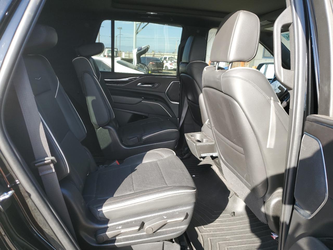 2022 Cadillac Escalade - Image 11