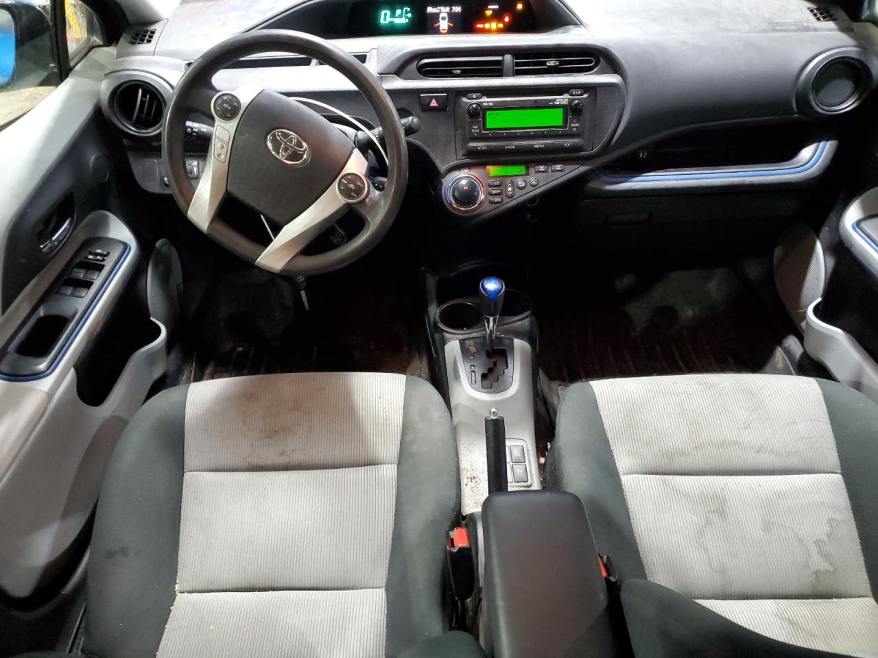 2013 Toyota Prius - Image 8