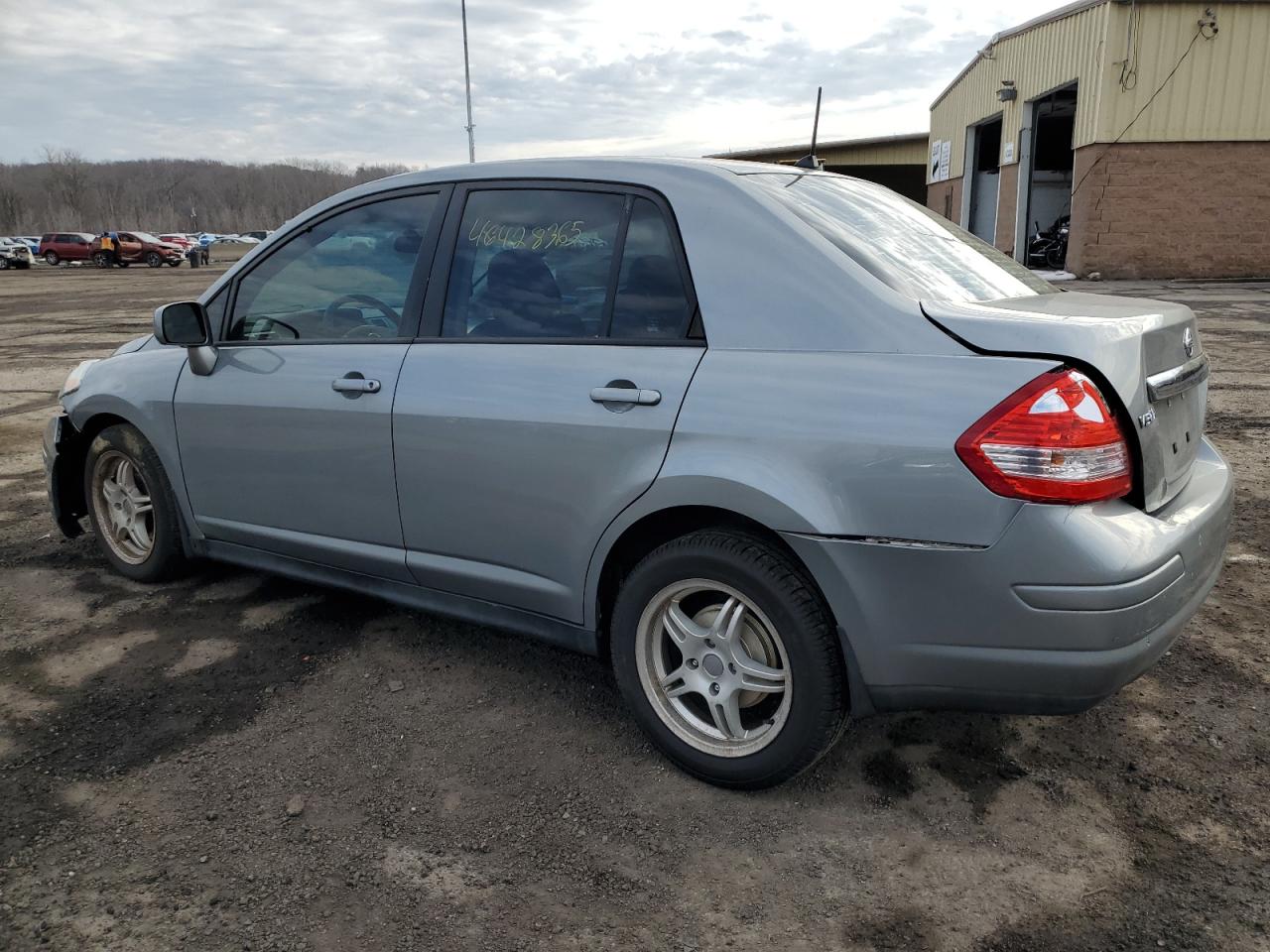2010 Nissan Versa - Image 2