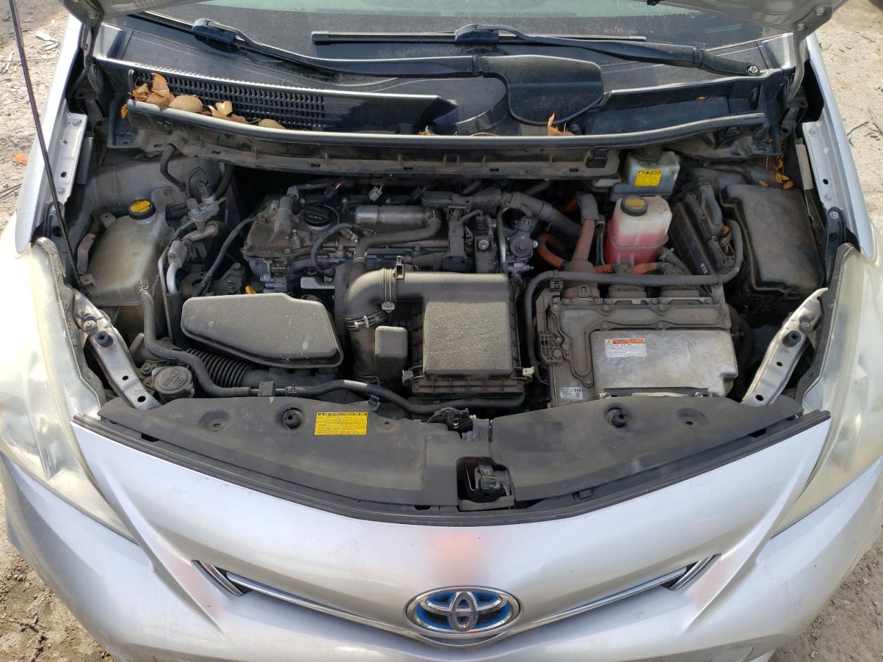 2012 Toyota Prius - Image 11