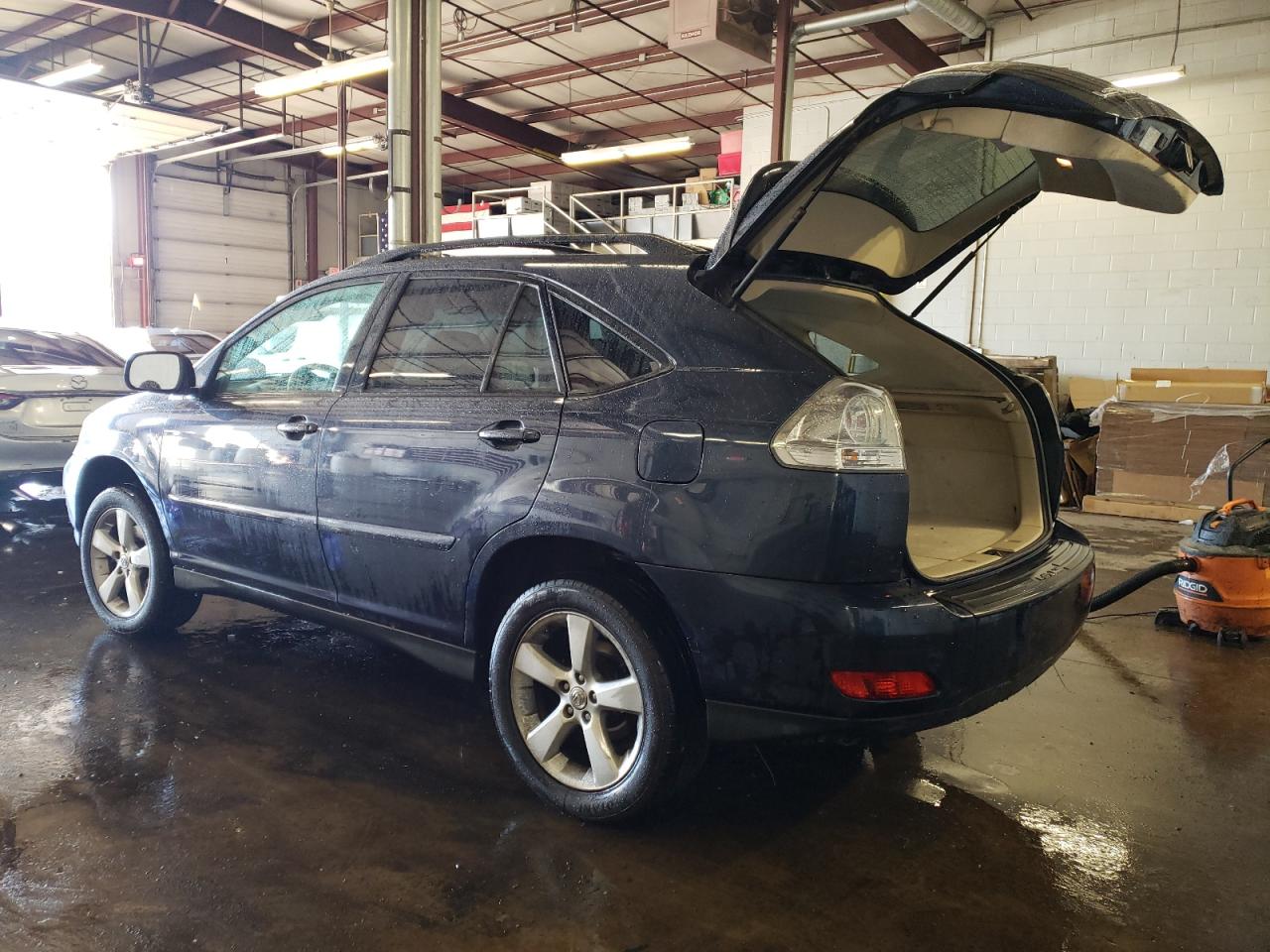 2004 Lexus RX - Image 2
