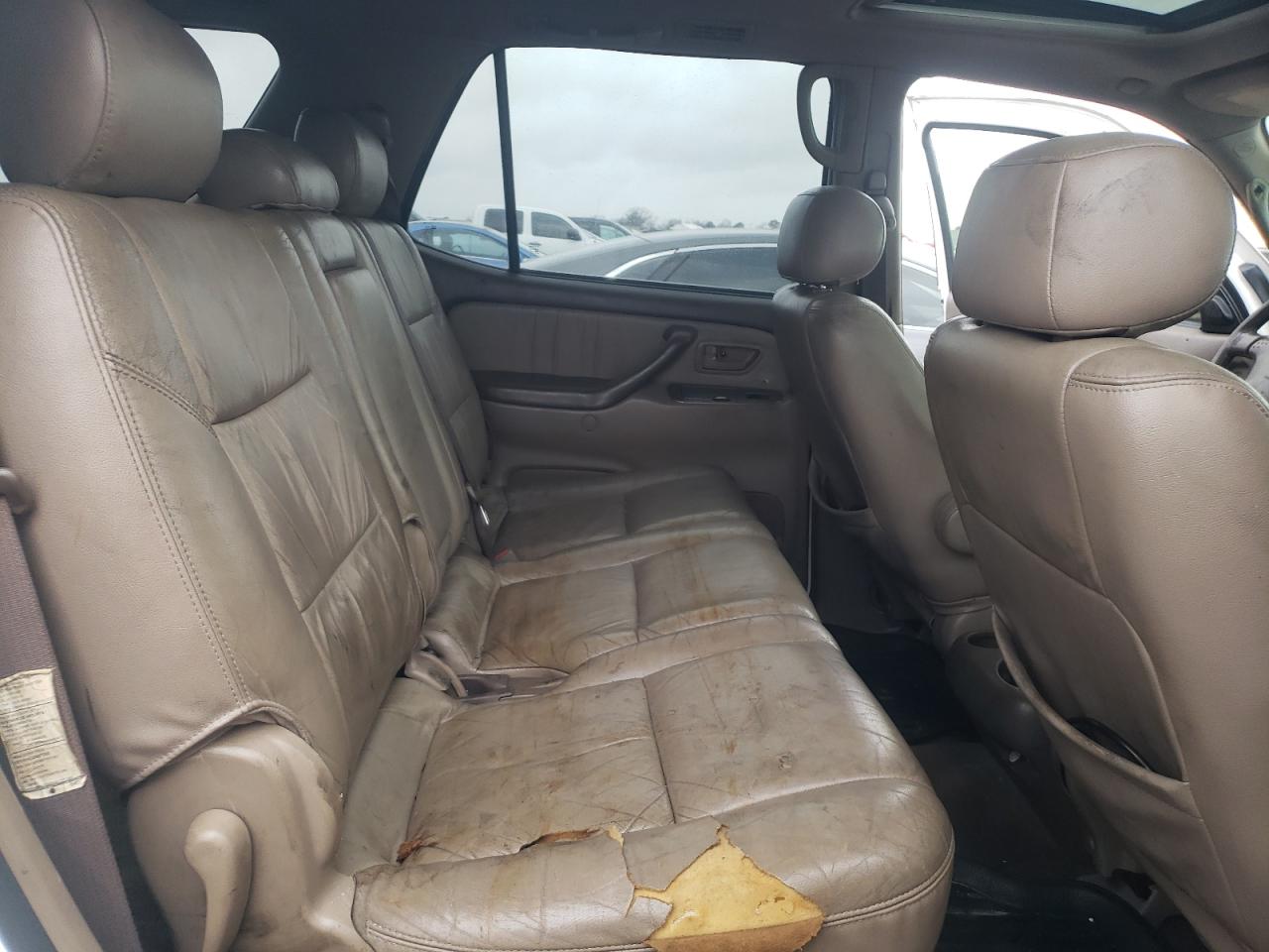2001 Toyota Sequoia - Image 10