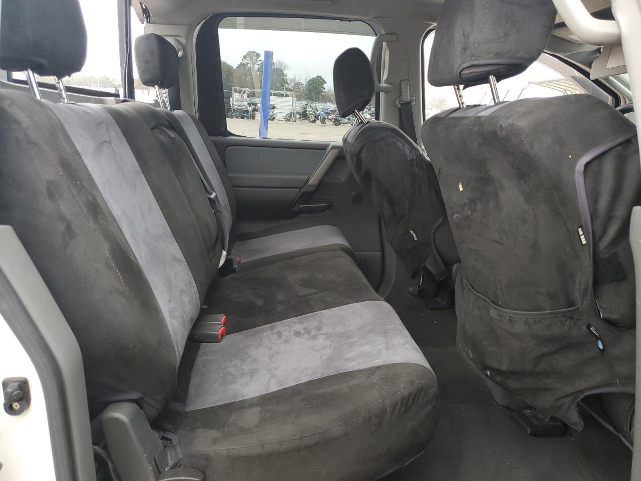 2006 Nissan Titan - Image 10