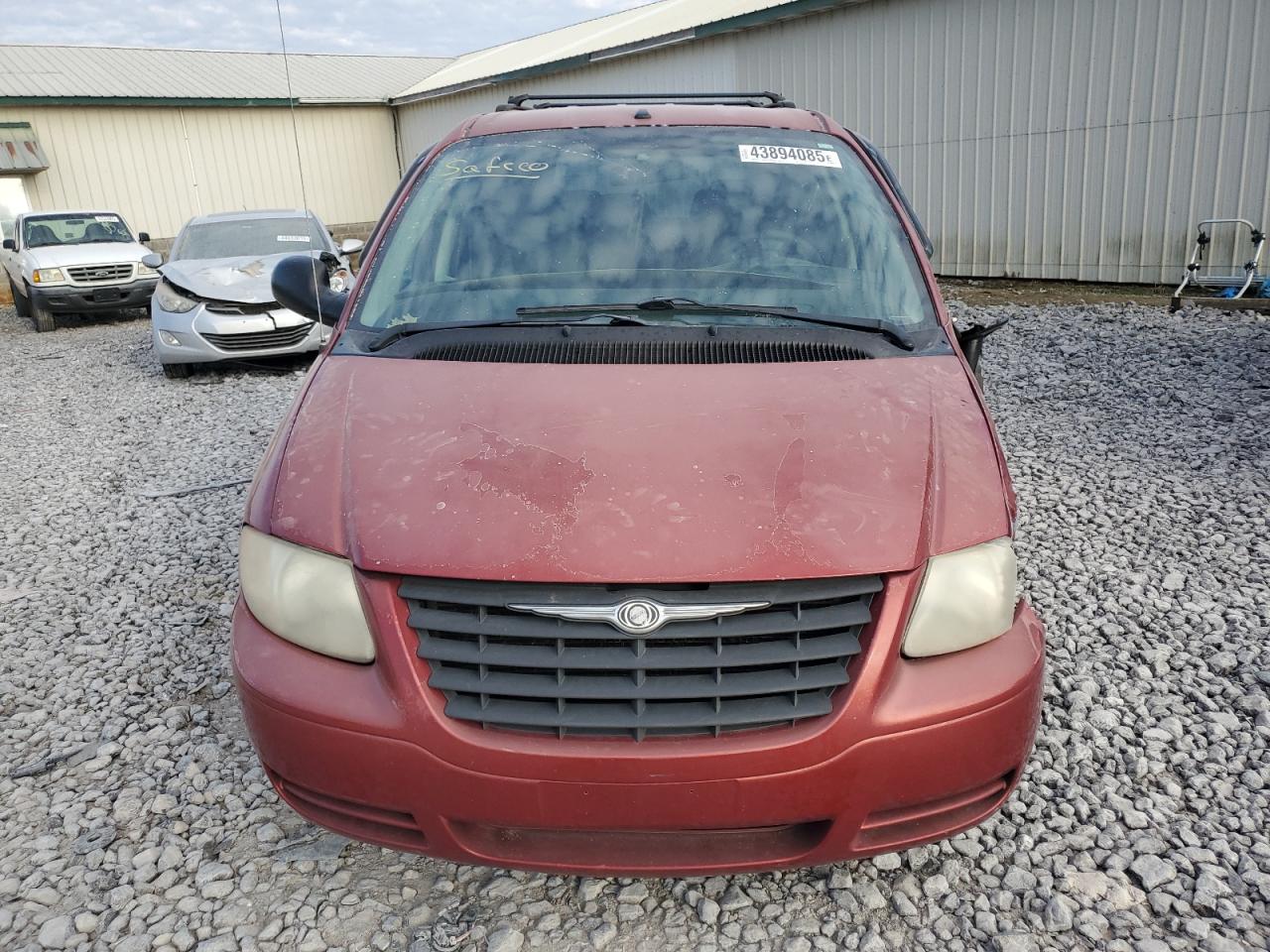 2006 Chrysler Town & Country - Image 5