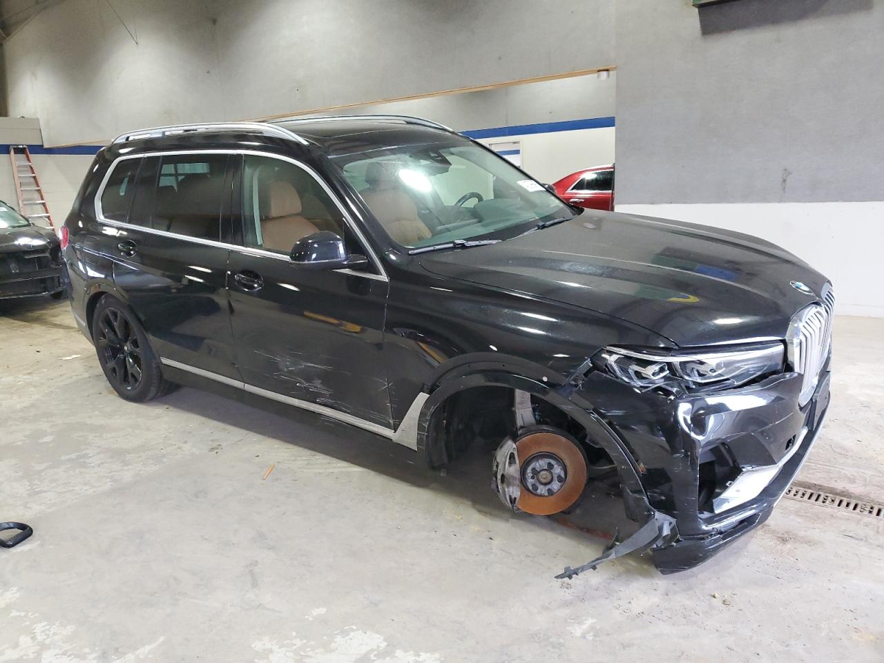 2020 BMW X7 - Image 4