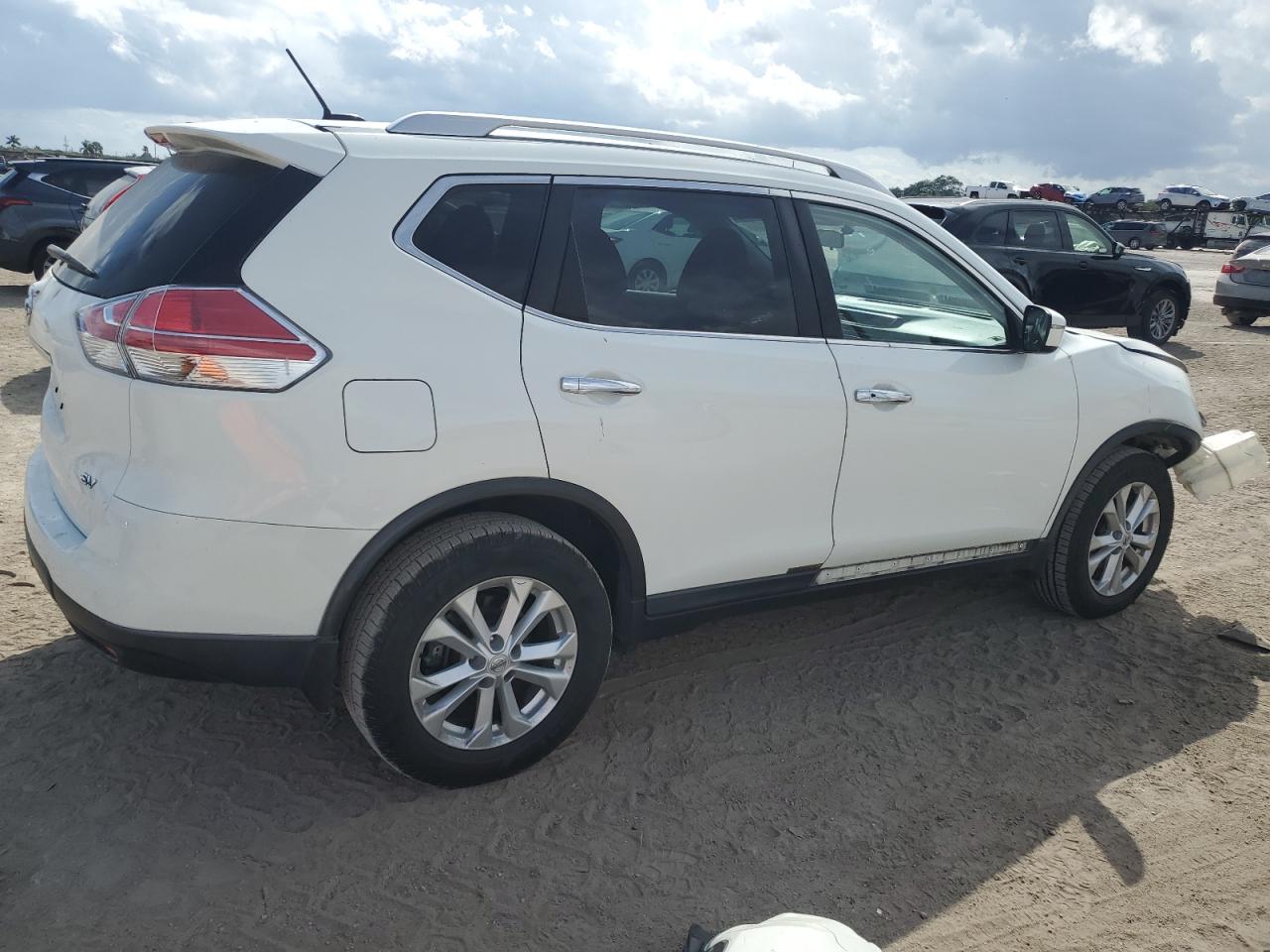 2016 Nissan Rogue - Image 3