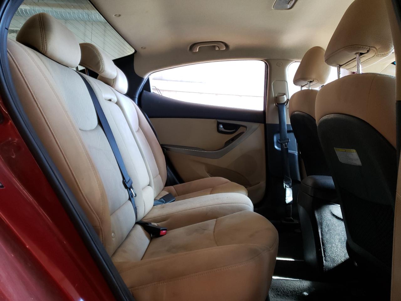 2013 Hyundai Elantra - Image 10