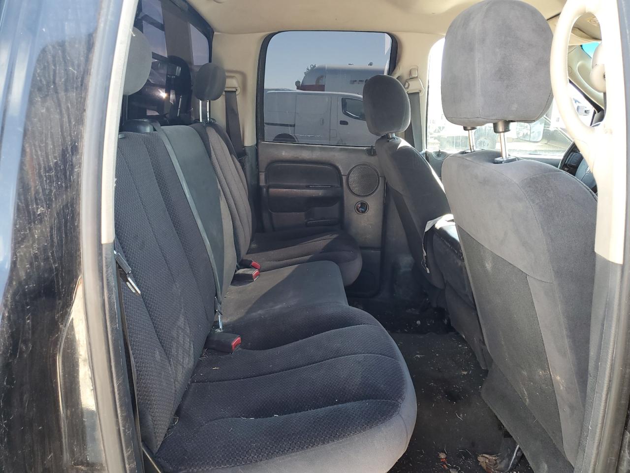 2005 Dodge RAM - Image 10