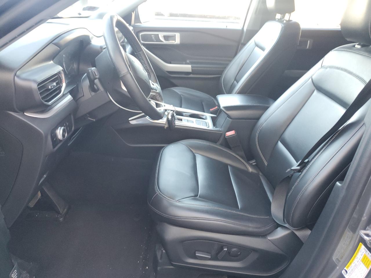 2023 Ford Explorer - Image 7