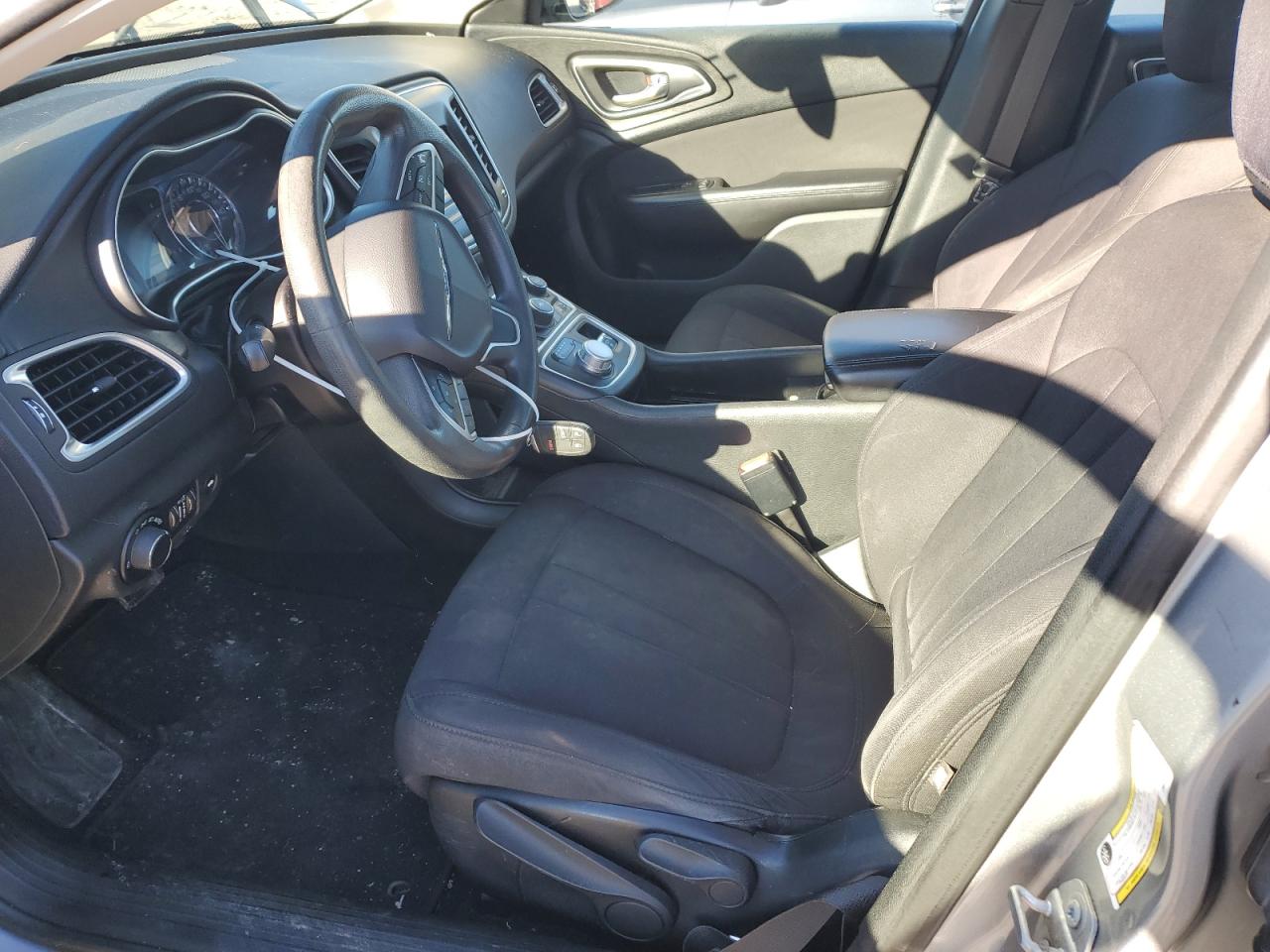 2015 Chrysler 200 - Image 7