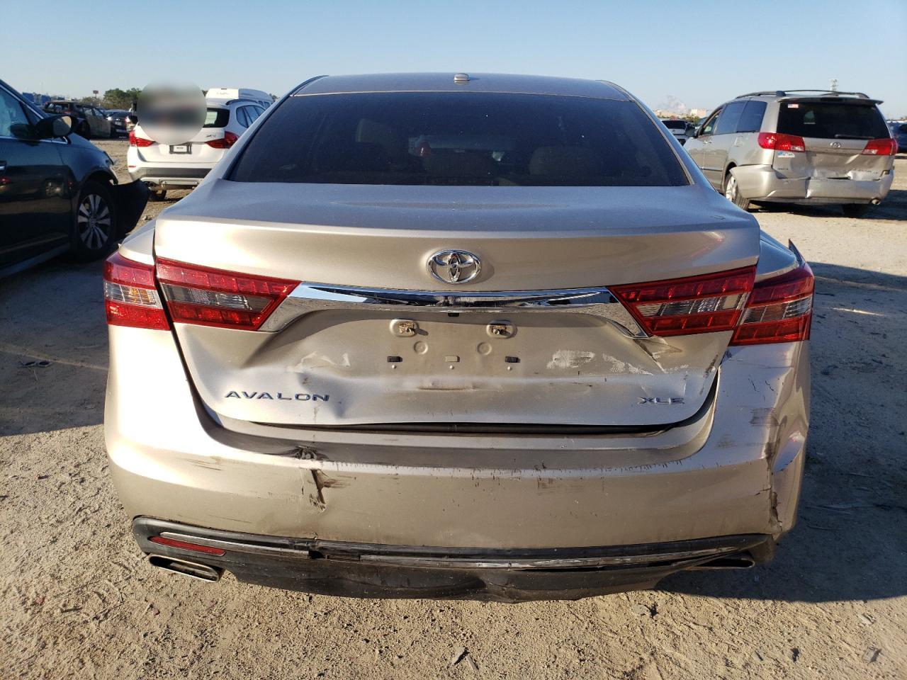 2016 Toyota Avalon - Image 6