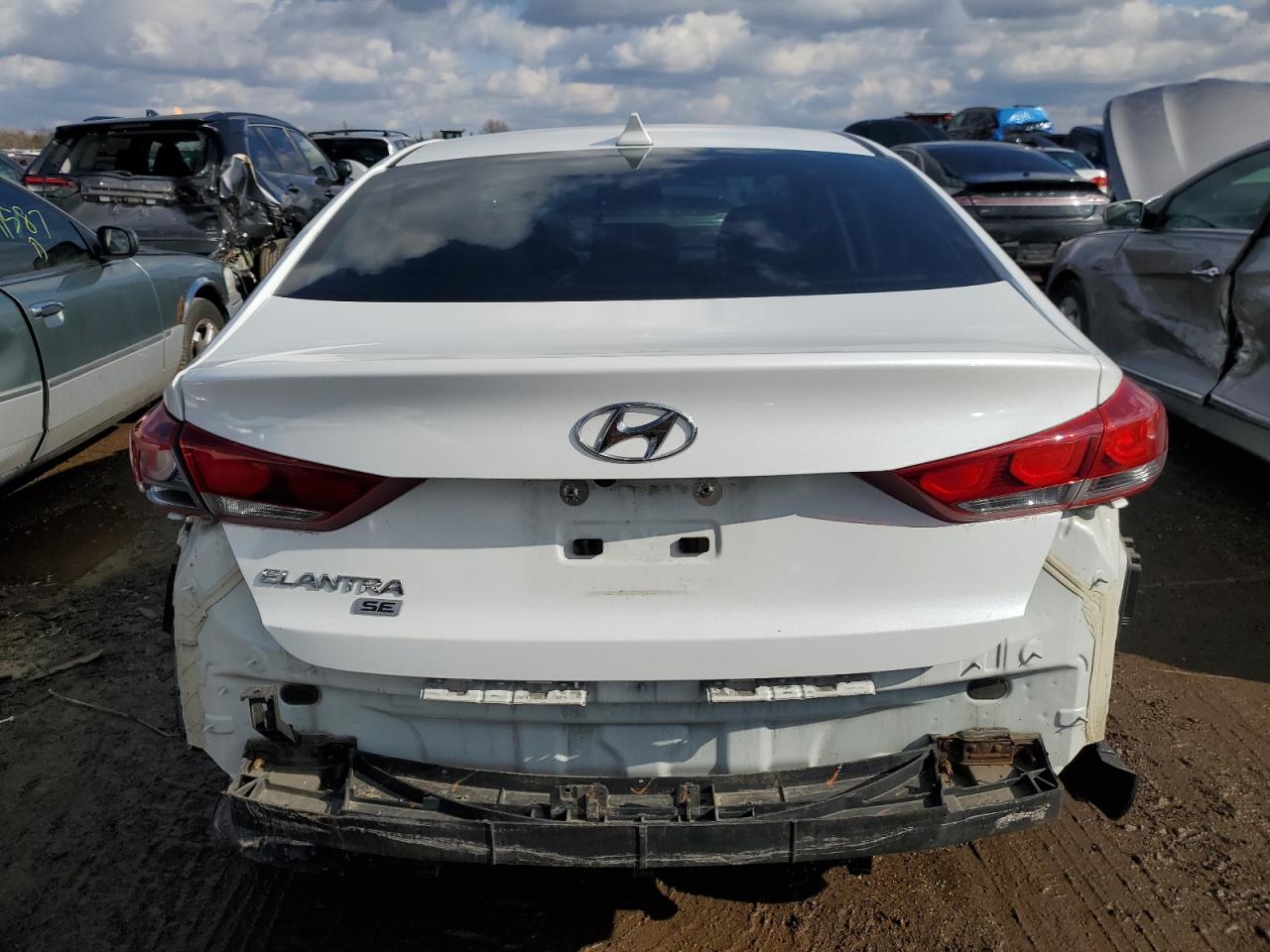 2018 Hyundai Elantra - Image 6