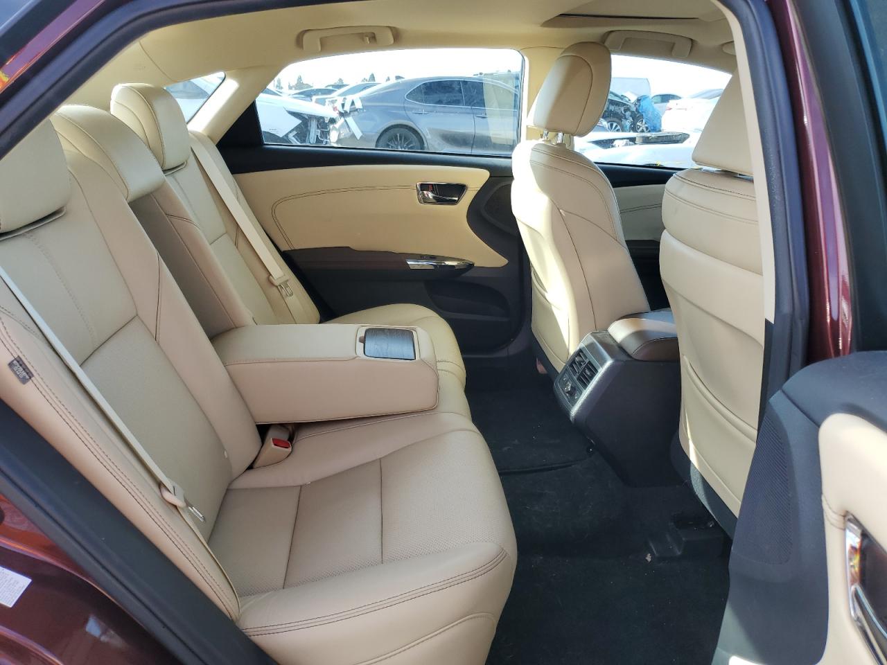 2016 Toyota Avalon - Image 10
