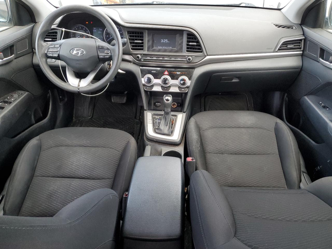 2019 Hyundai Elantra - Image 8