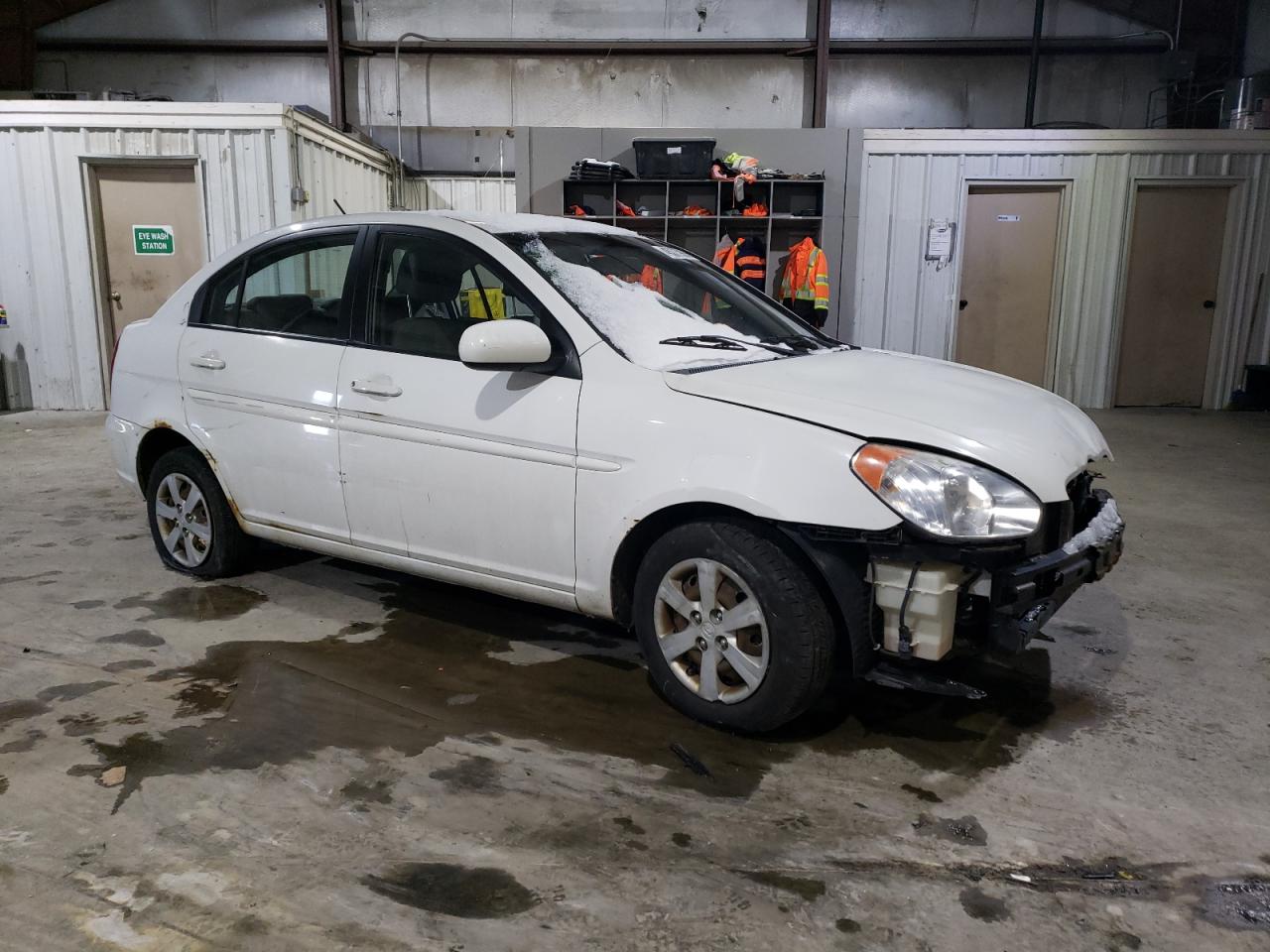 2011 Hyundai Accent - Image 4