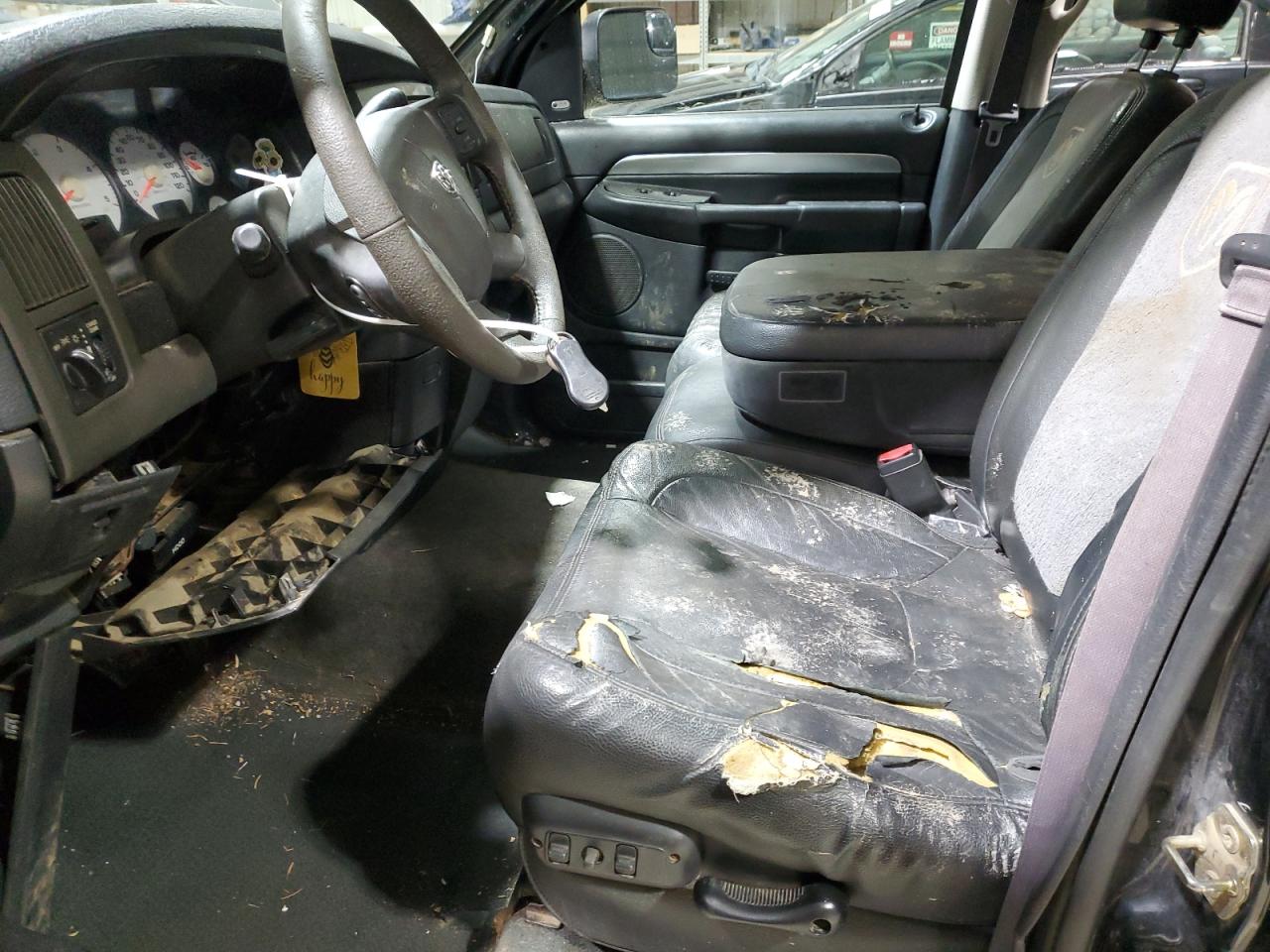 2004 Dodge RAM - Image 7