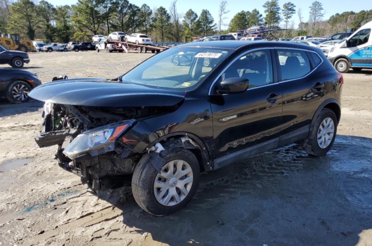 2018 Nissan Rogue - Image 1