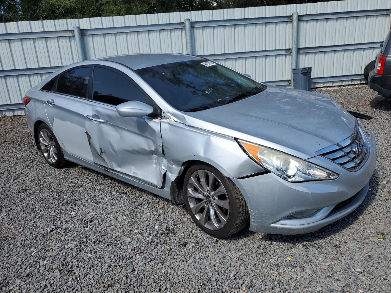 2013 Hyundai Sonata - Image 4