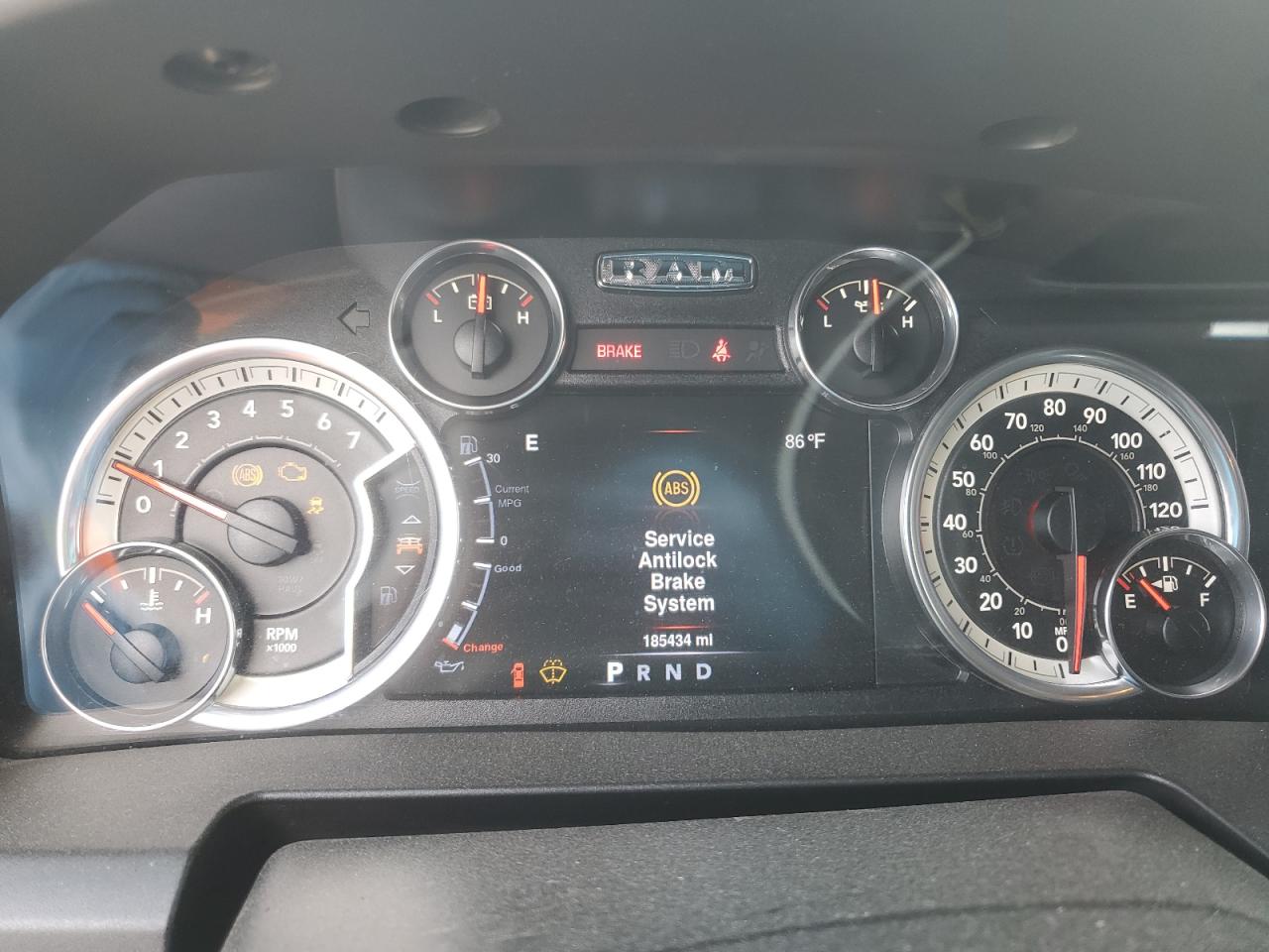 2016 RAM 1500 - Image 9