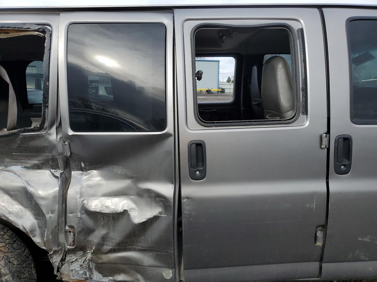 2006 Chevrolet Express G1500 VIN: 1GNFH15T761181295 Lot: 45521305
