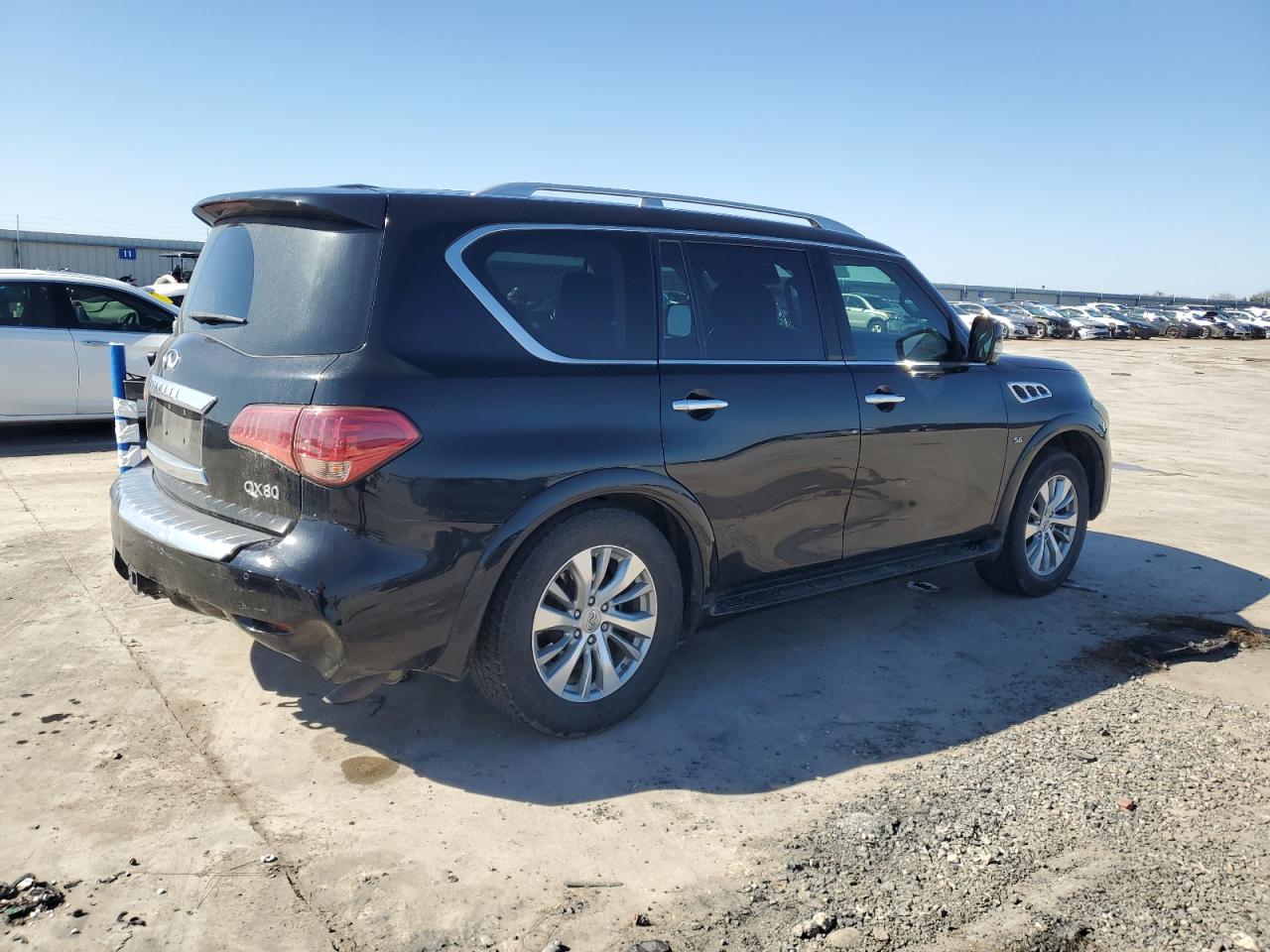 2017 Infiniti QX80 - Image 3