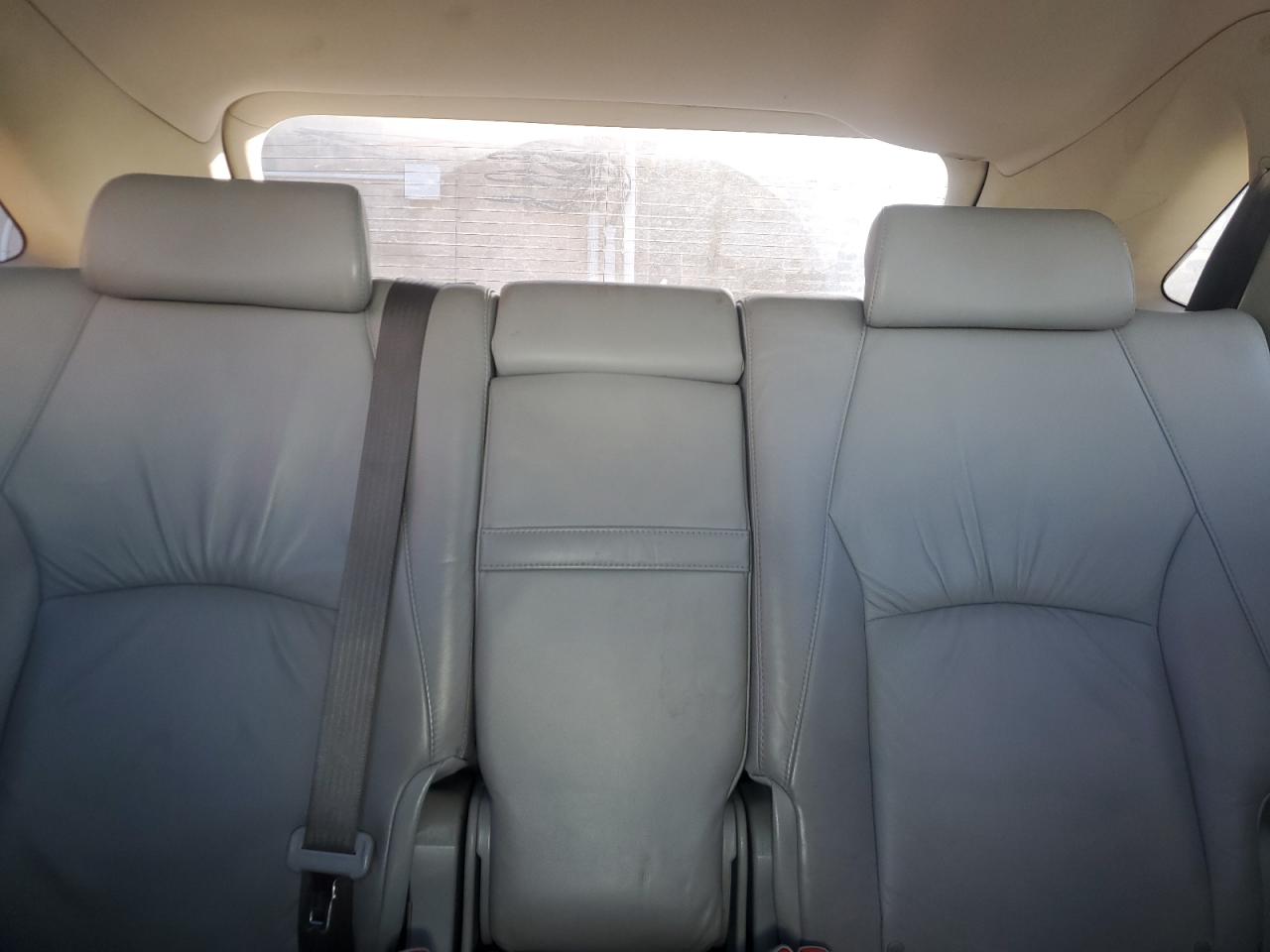 2005 Lexus RX - Image 10