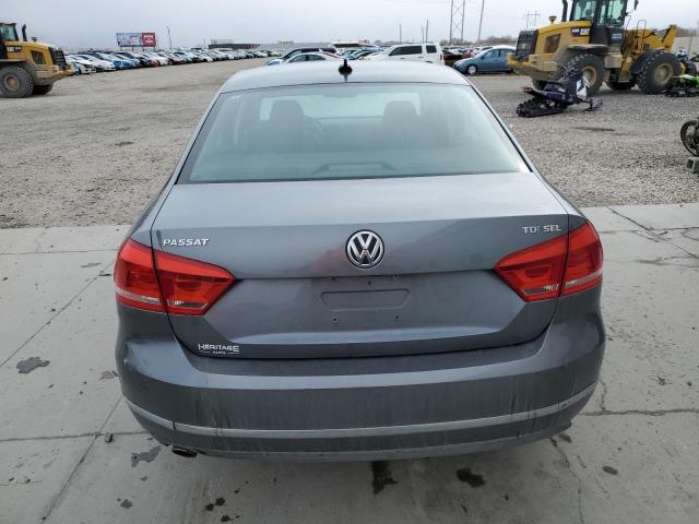 Sedans VOLKSWAGEN PASSAT 2014 Szary