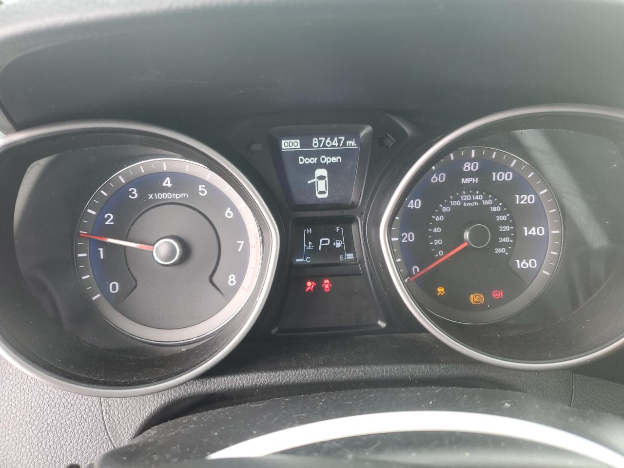 2013 Hyundai Elantra - Image 9