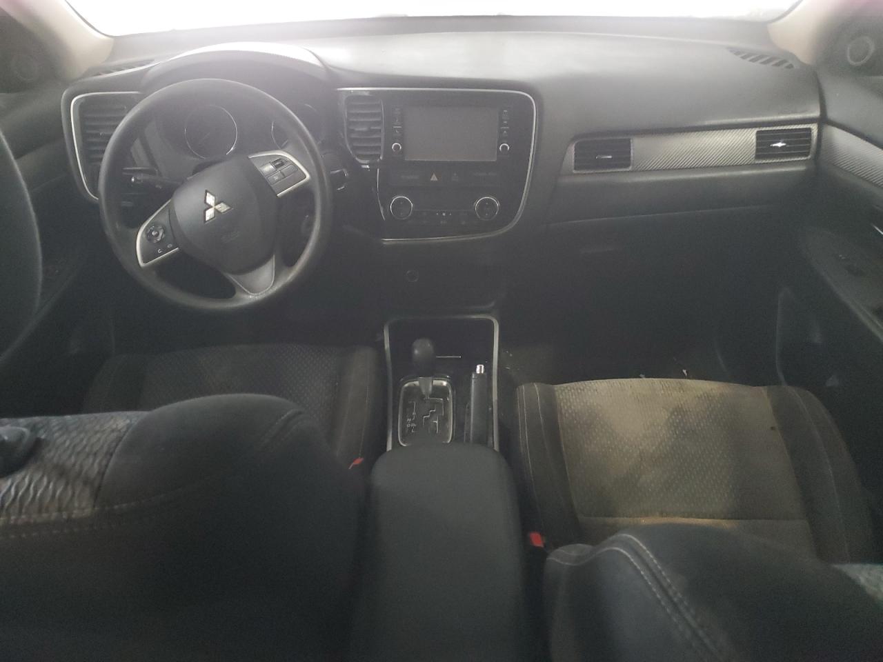 2018 Mitsubishi Outlander - Image 8