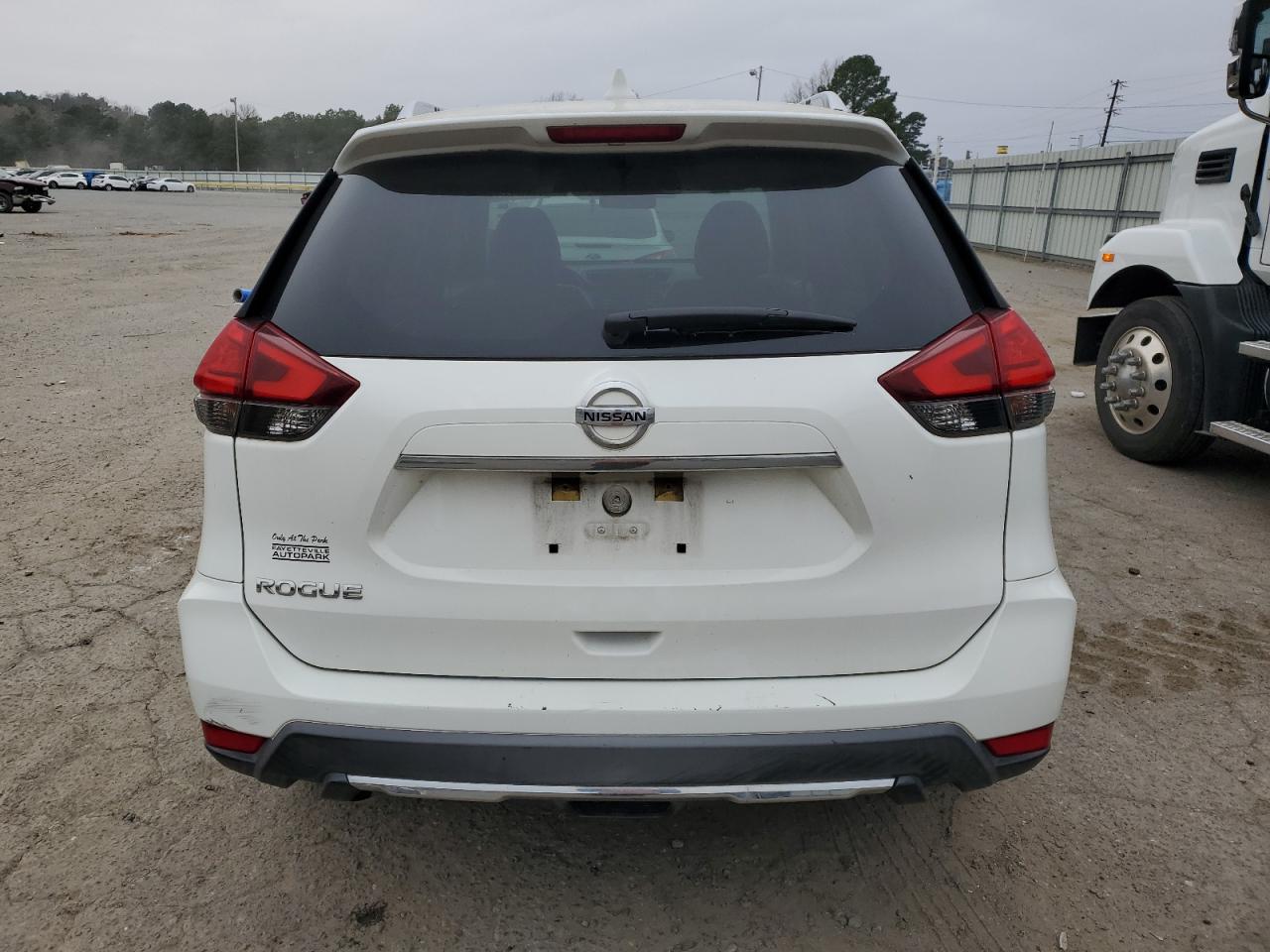 2017 Nissan Rogue - Image 6