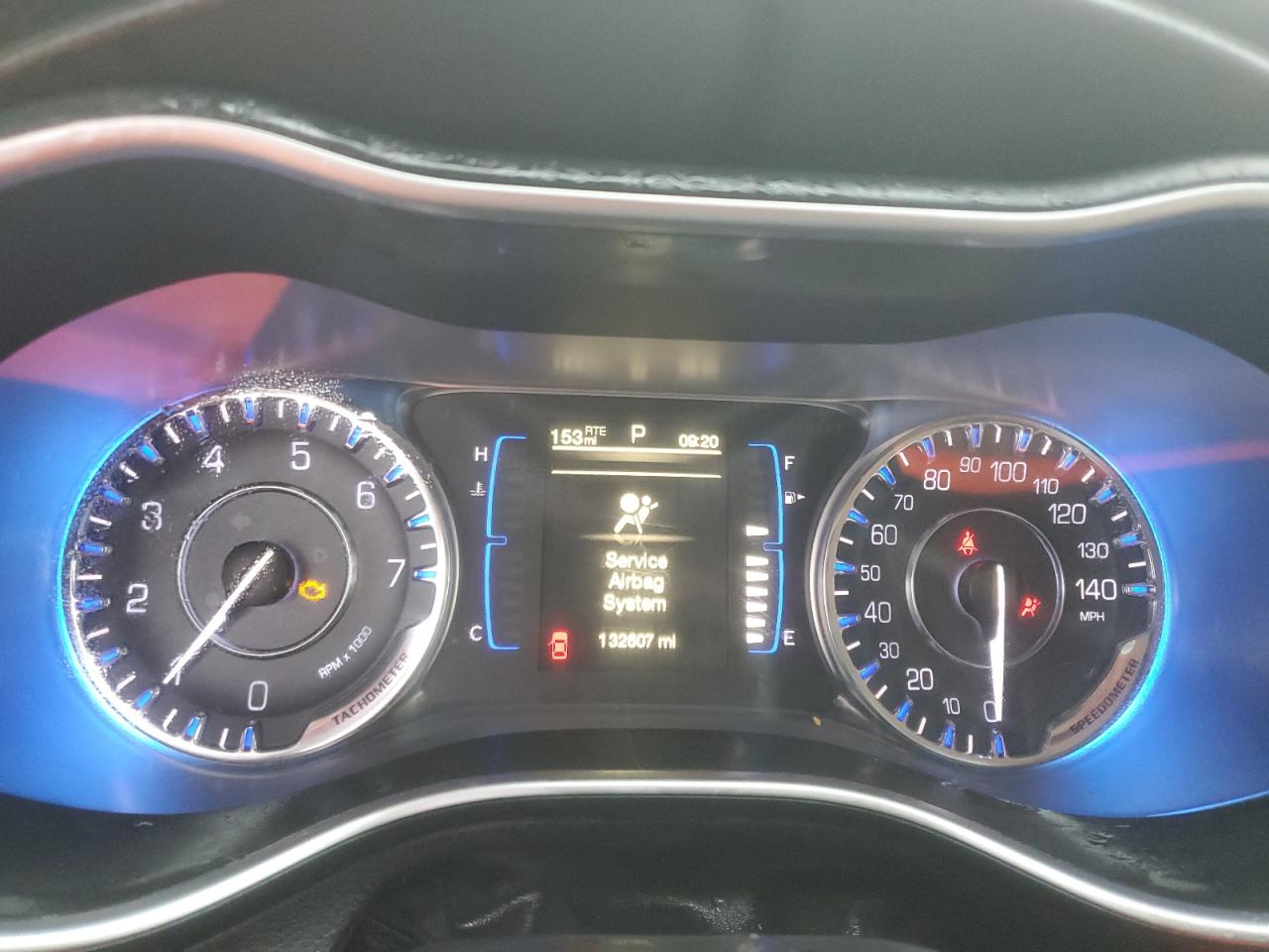 2015 Chrysler 200 - Image 9