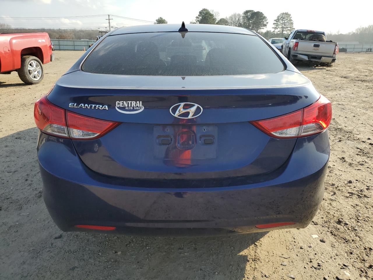 2012 Hyundai Elantra - Image 6