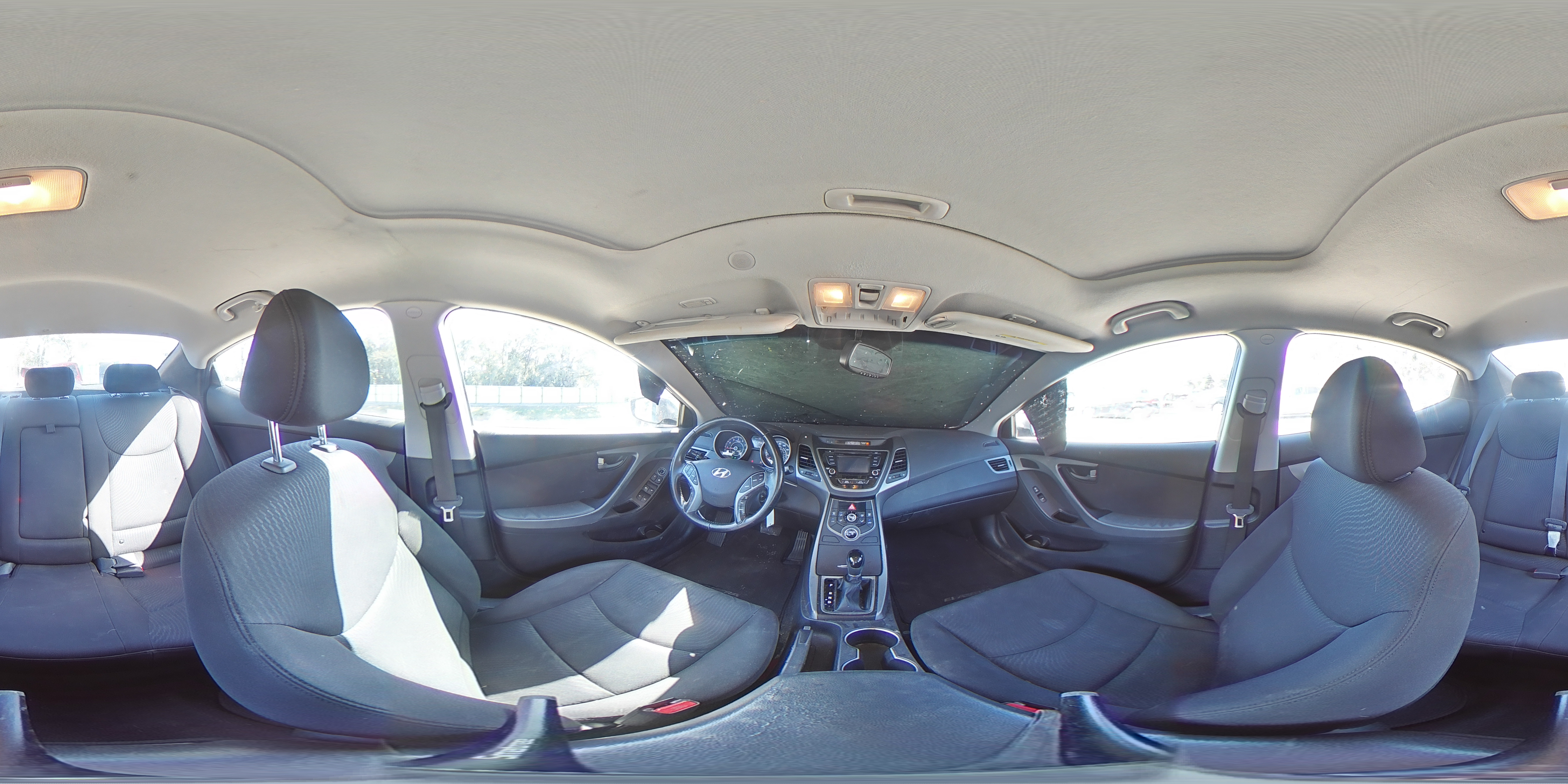 2015 Hyundai Elantra - Image 14