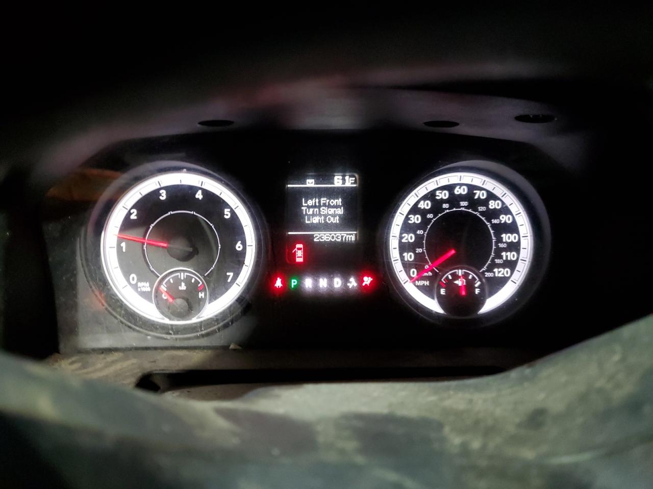 2013 RAM 1500 - Image 9